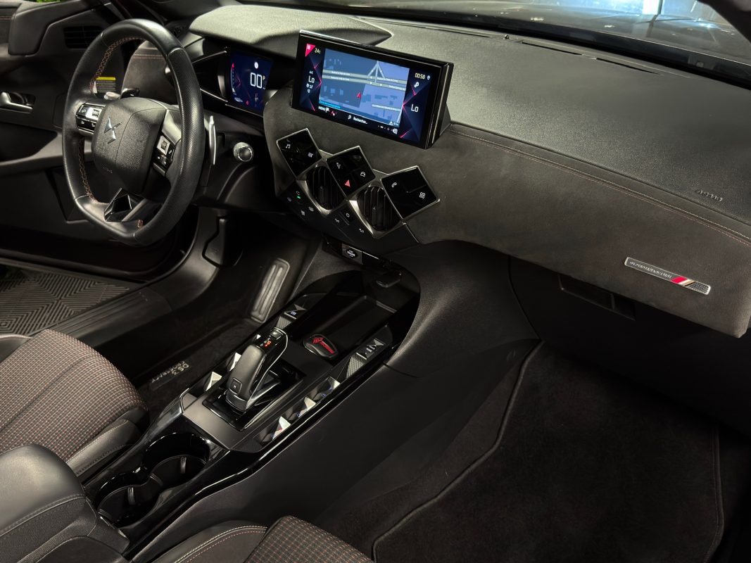 Ds 3 CROSSBACK PERFORMANCE LINE 1.2 TURBO 130 Cv BOITE AUTO EAT8 VIRTUAL COCKPIT - GARANTIE 1 AN