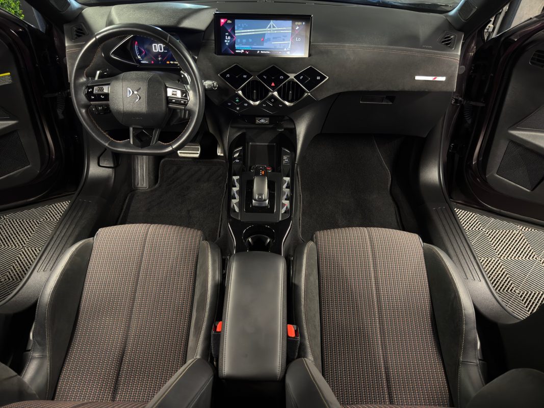 Ds 3 CROSSBACK PERFORMANCE LINE 1.2 TURBO 130 Cv BOITE AUTO EAT8 VIRTUAL COCKPIT - GARANTIE 1 AN
