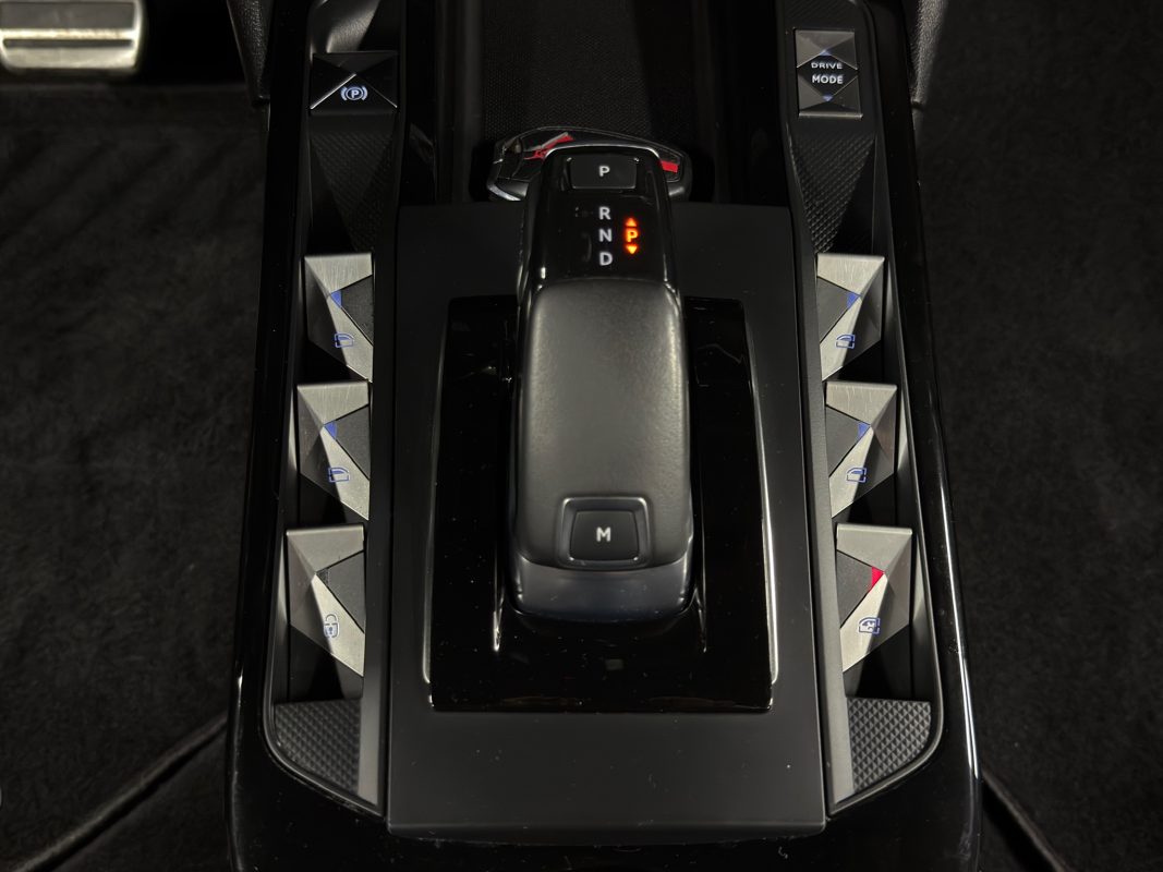 Ds 3 CROSSBACK PERFORMANCE LINE 1.2 TURBO 130 Cv BOITE AUTO EAT8 VIRTUAL COCKPIT - GARANTIE 1 AN