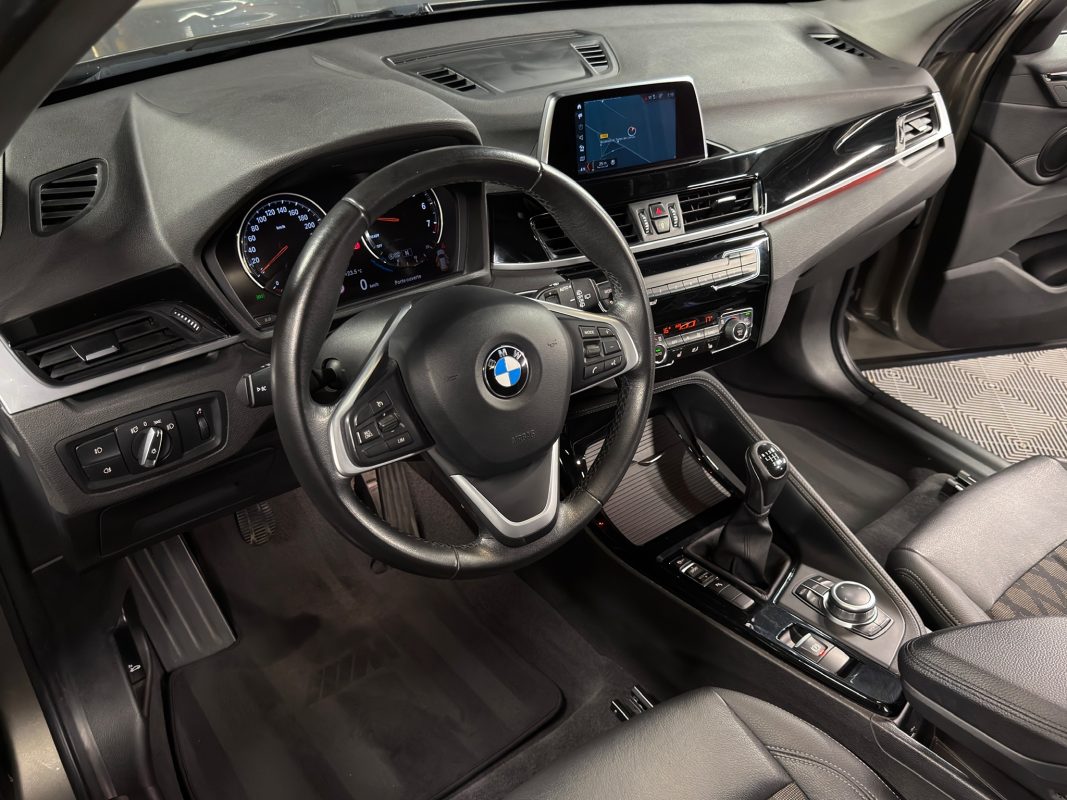 Bmw X1 F48 18i SDRIVE 1.5 140 Cv KEYLESS LEDS ECRAN GPS HAYON ELECTRIQUE CRIT AIR 1 - GARANTIE AN