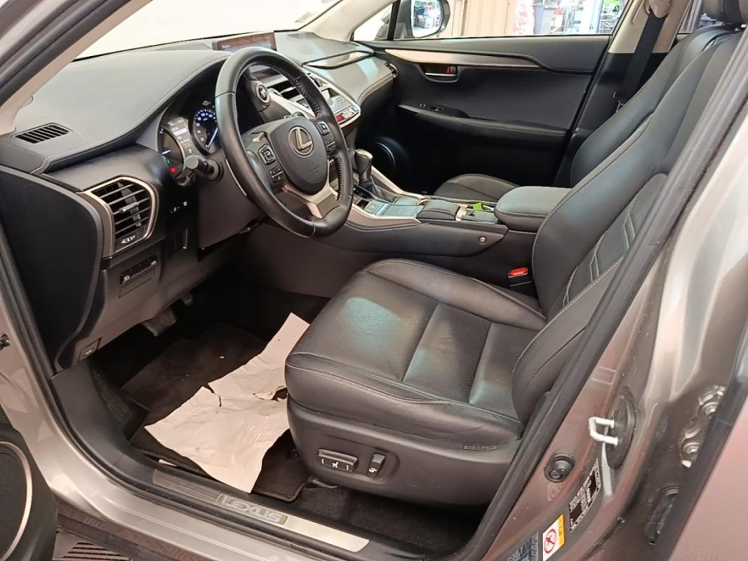 Lexus Nx 2.5 300H Luxe 4WD AUTO