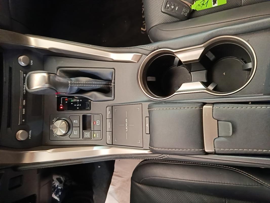 Lexus Nx 2.5 300H Luxe 4WD AUTO