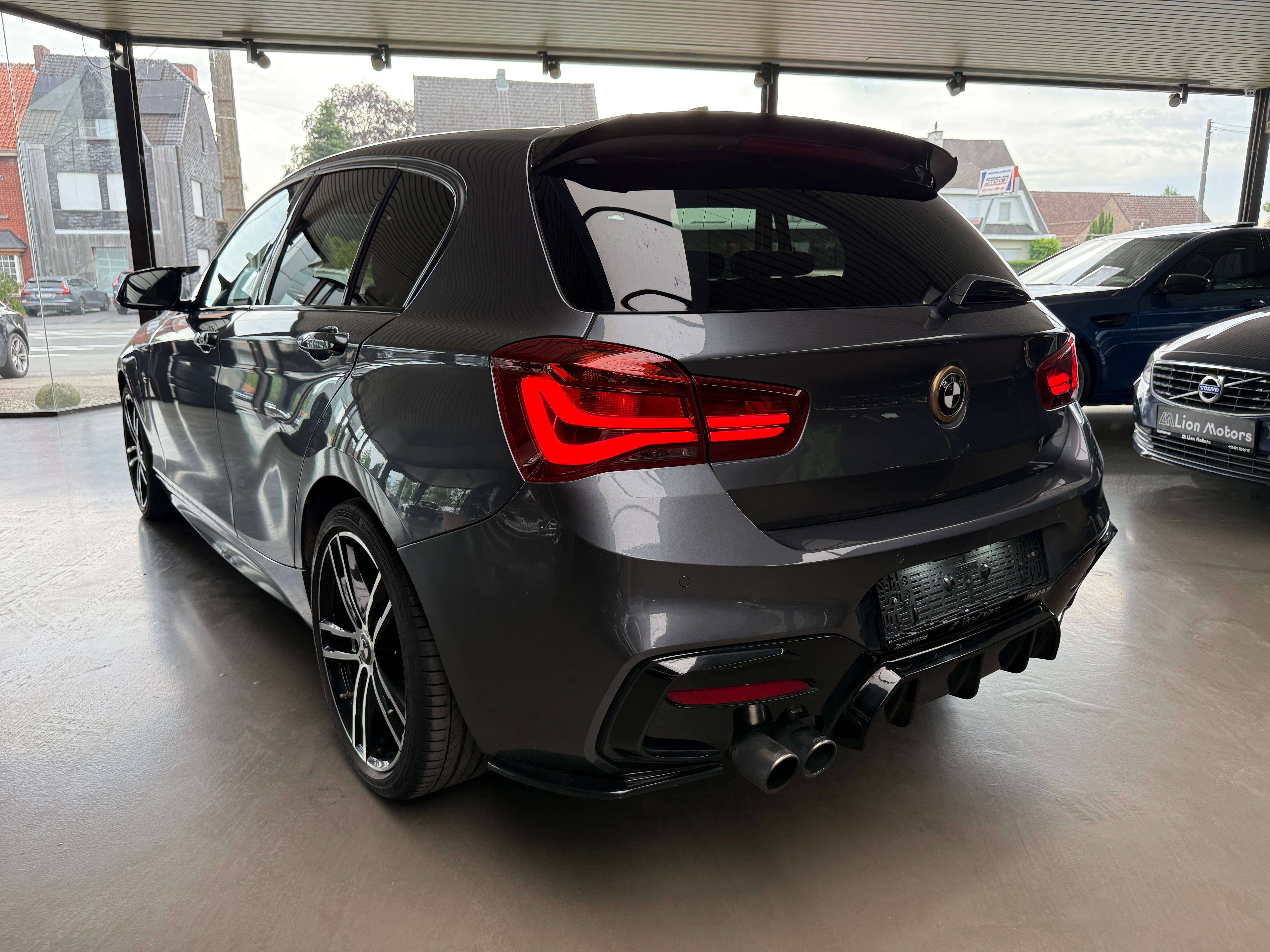 BMW 116 i F20 M-SPORT Shadow Edition  LOOK M140i-PAKKET* Carbon Special Stuur