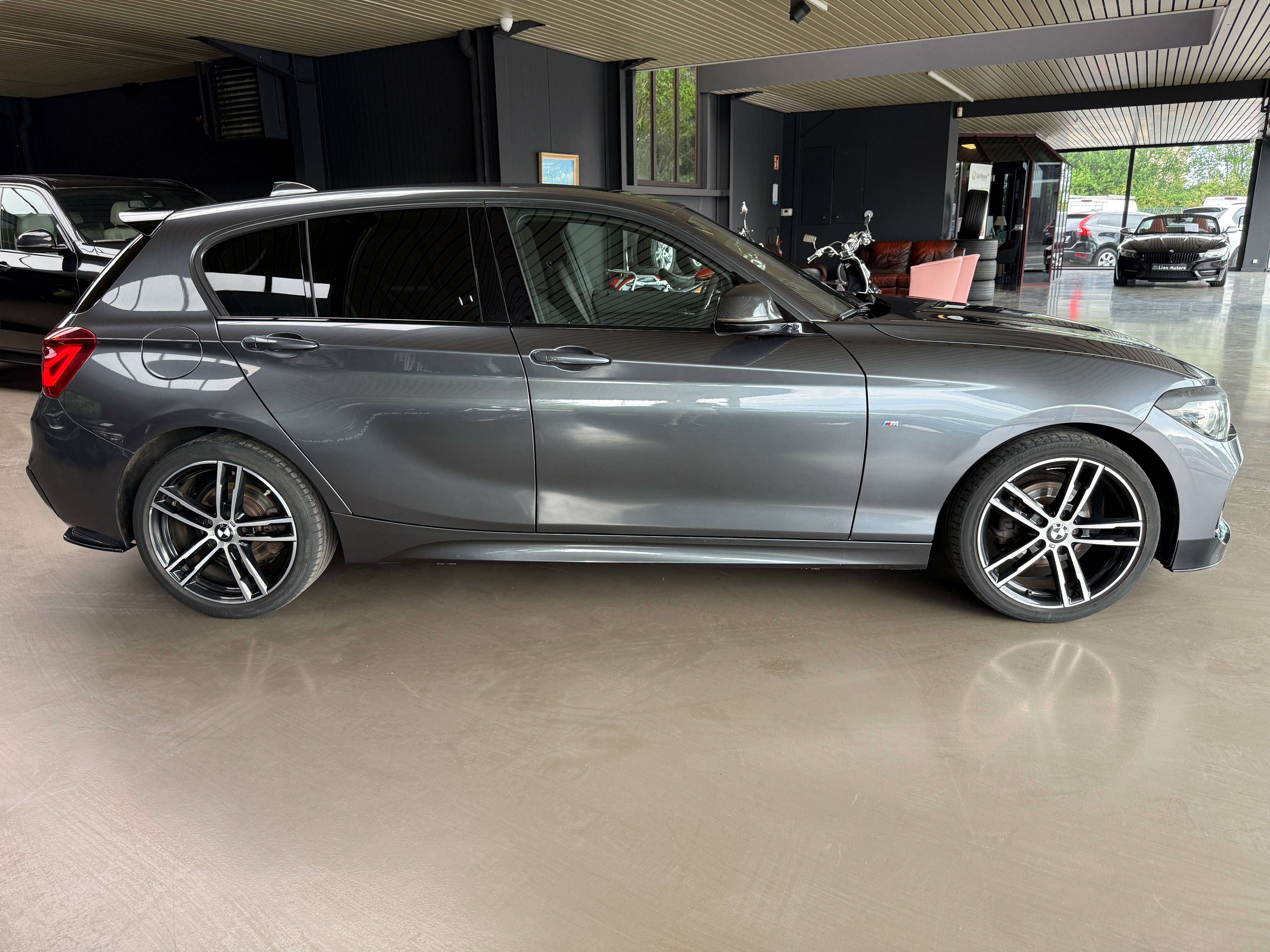 BMW 116 i F20 M-SPORT Shadow Edition  LOOK M140i-PAKKET* Carbon Special Stuur