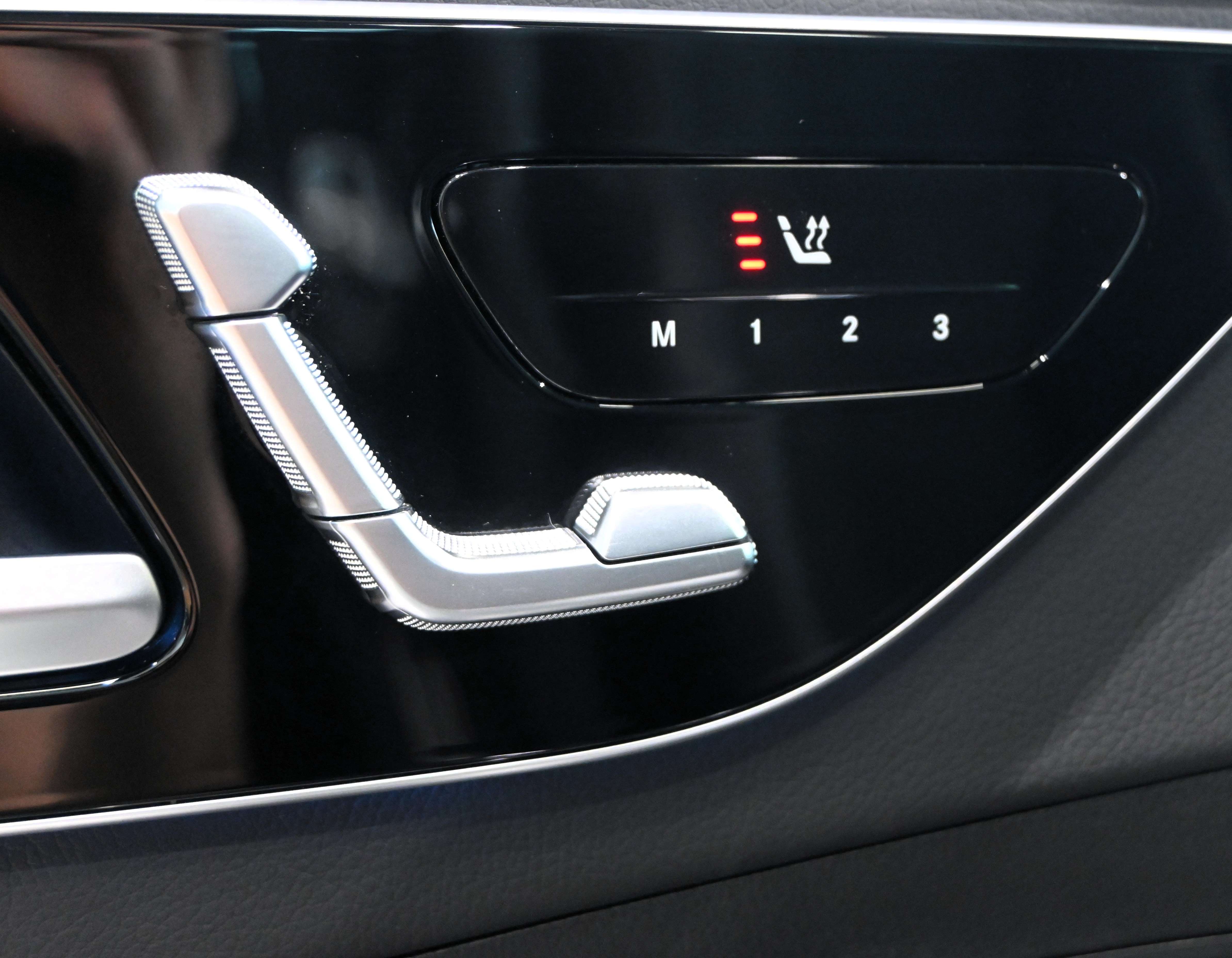 Mercedes-Benz C 300 e Break AMG-Line **LED/ALCANTARA/CAM/NAV/DAB/ACC/MEMORY**