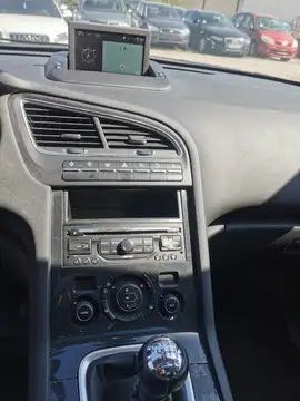 Peugeot 5008 1.6 BlueHDi Allure 7PL