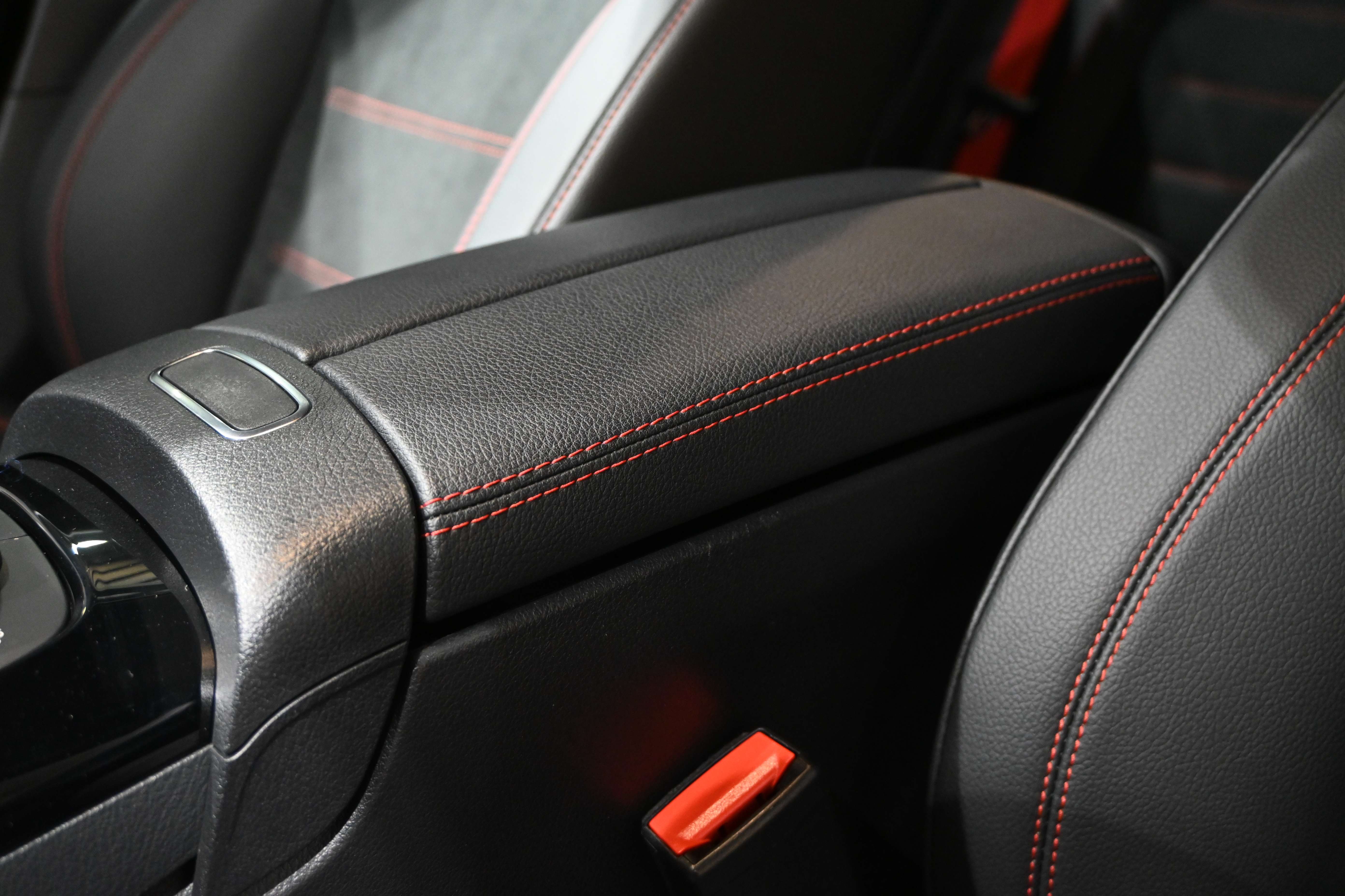 Mercedes-Benz A 35 AMG 4Matic **LED/LEDER/ALCANTARA/CC/DAB/NAV/CAM**