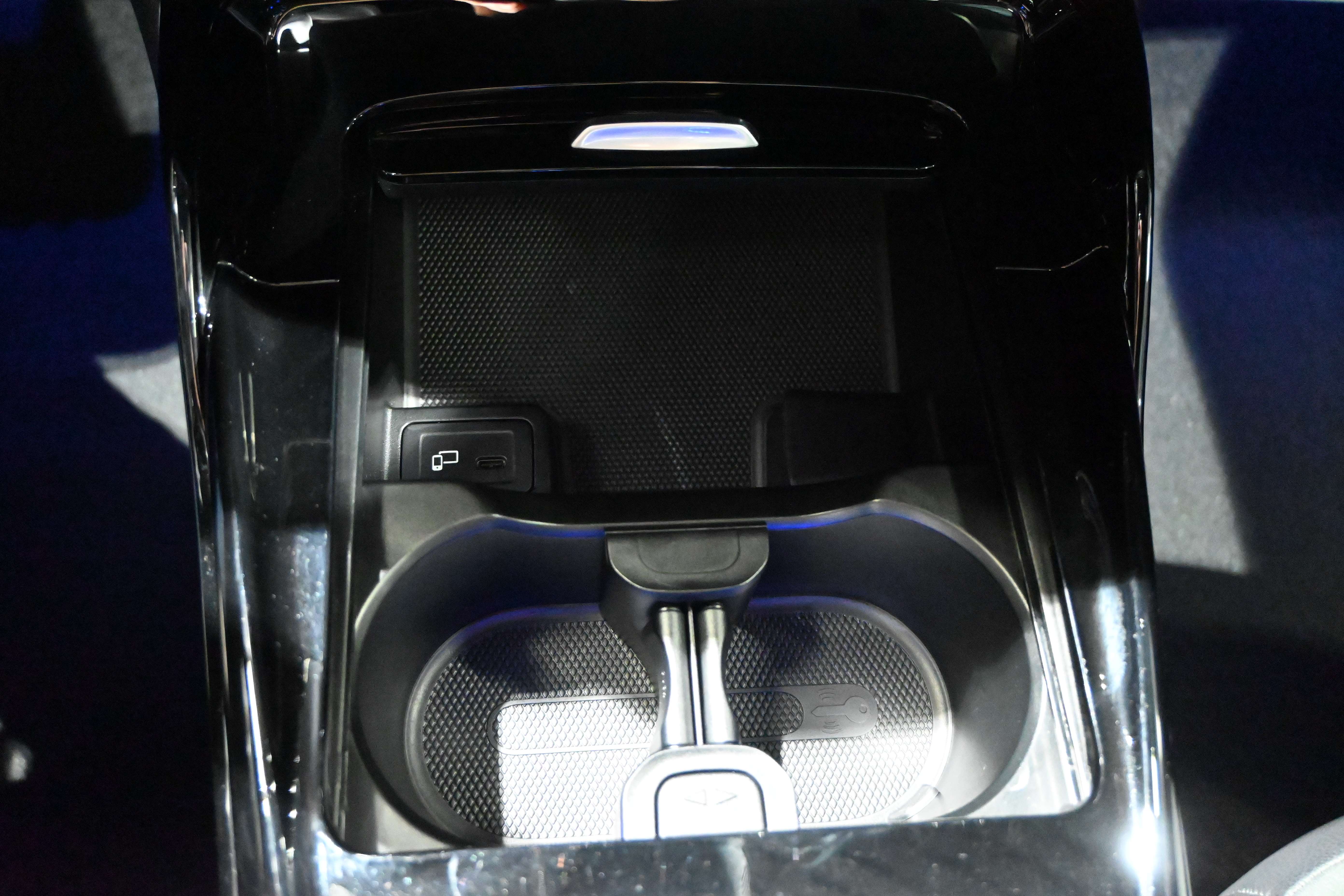 Mercedes-Benz A 35 AMG 4Matic **LED/LEDER/ALCANTARA/CC/DAB/NAV/CAM**