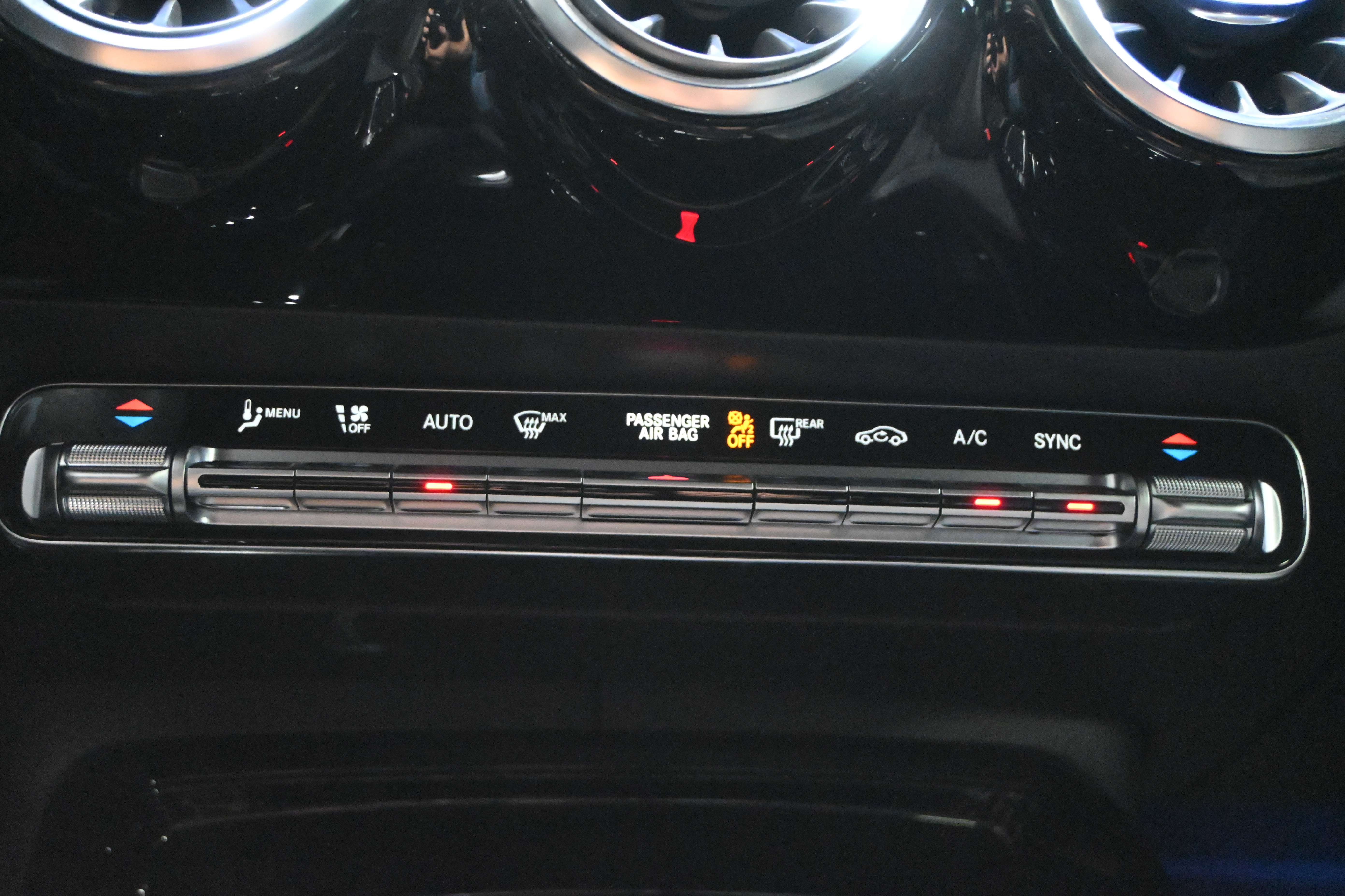 Mercedes-Benz A 35 AMG 4Matic **LED/LEDER/ALCANTARA/CC/DAB/NAV/CAM**