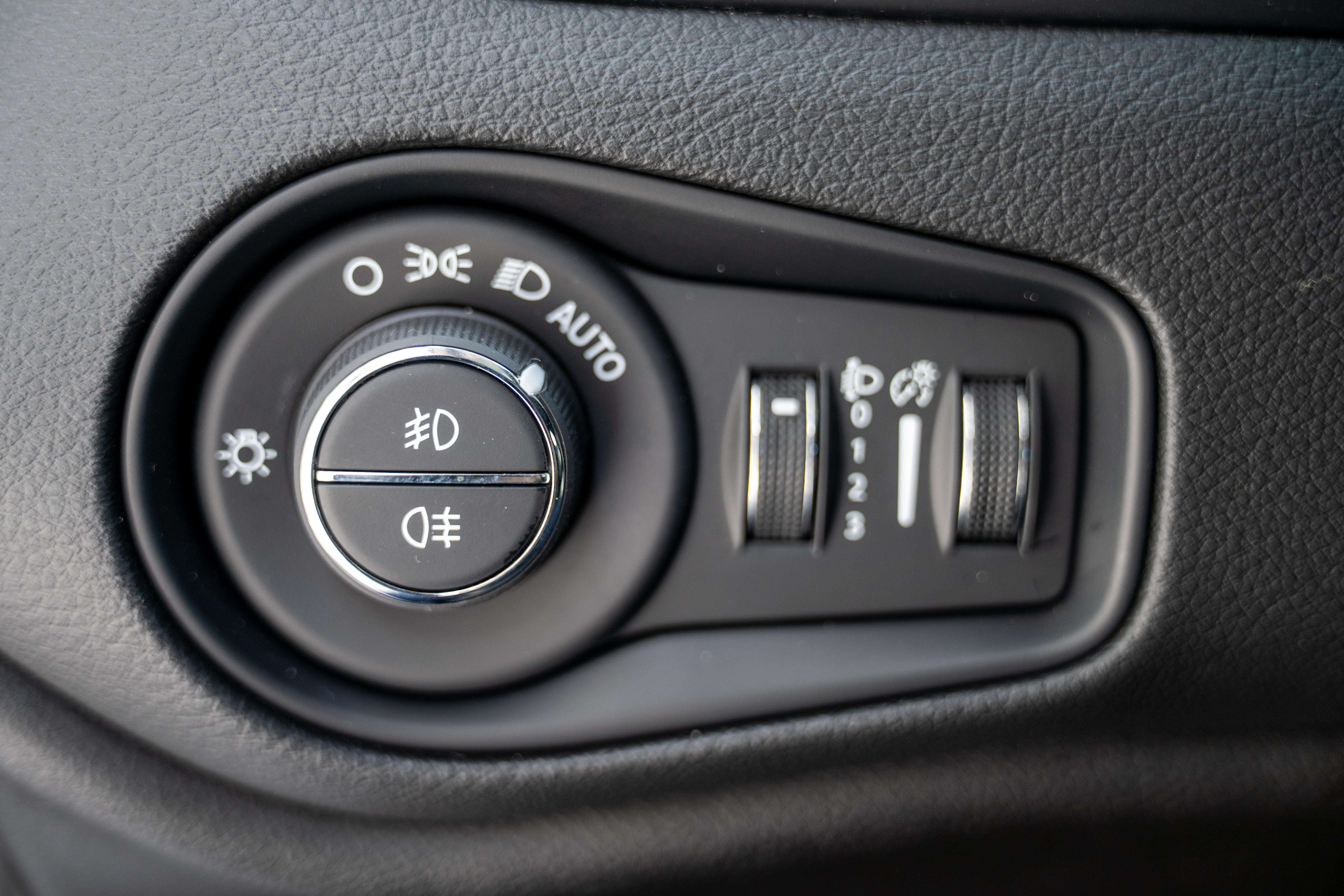 Jeep Renegade 1.5 T4 MHEV Hybrid - Toit ouvrant - Cuir Garantie