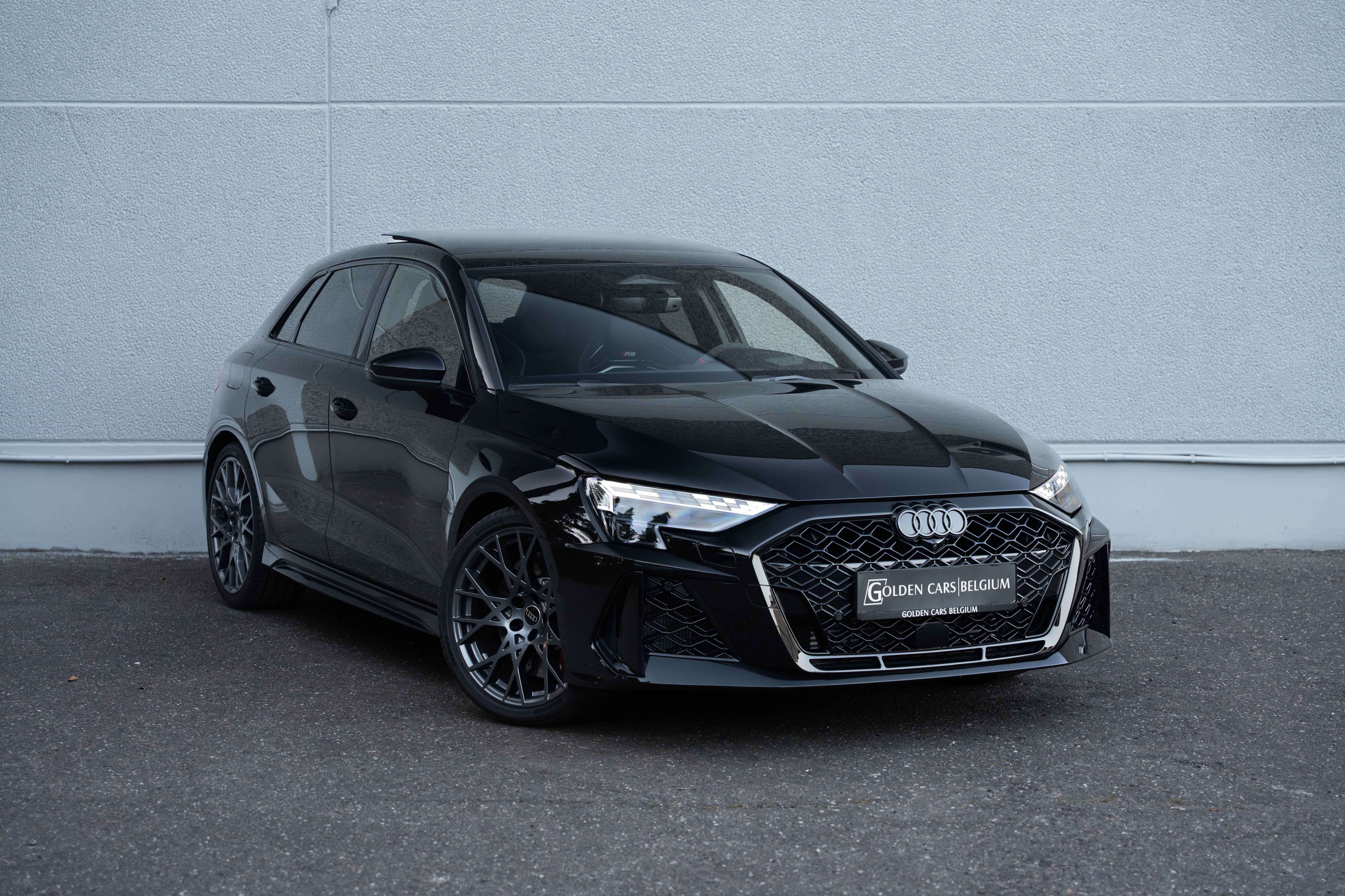 Audi RS3 Sportback 2.5 TFSI MATRIX/PANO/BUCKETSEATS/19"/SONOS/ACC/360°