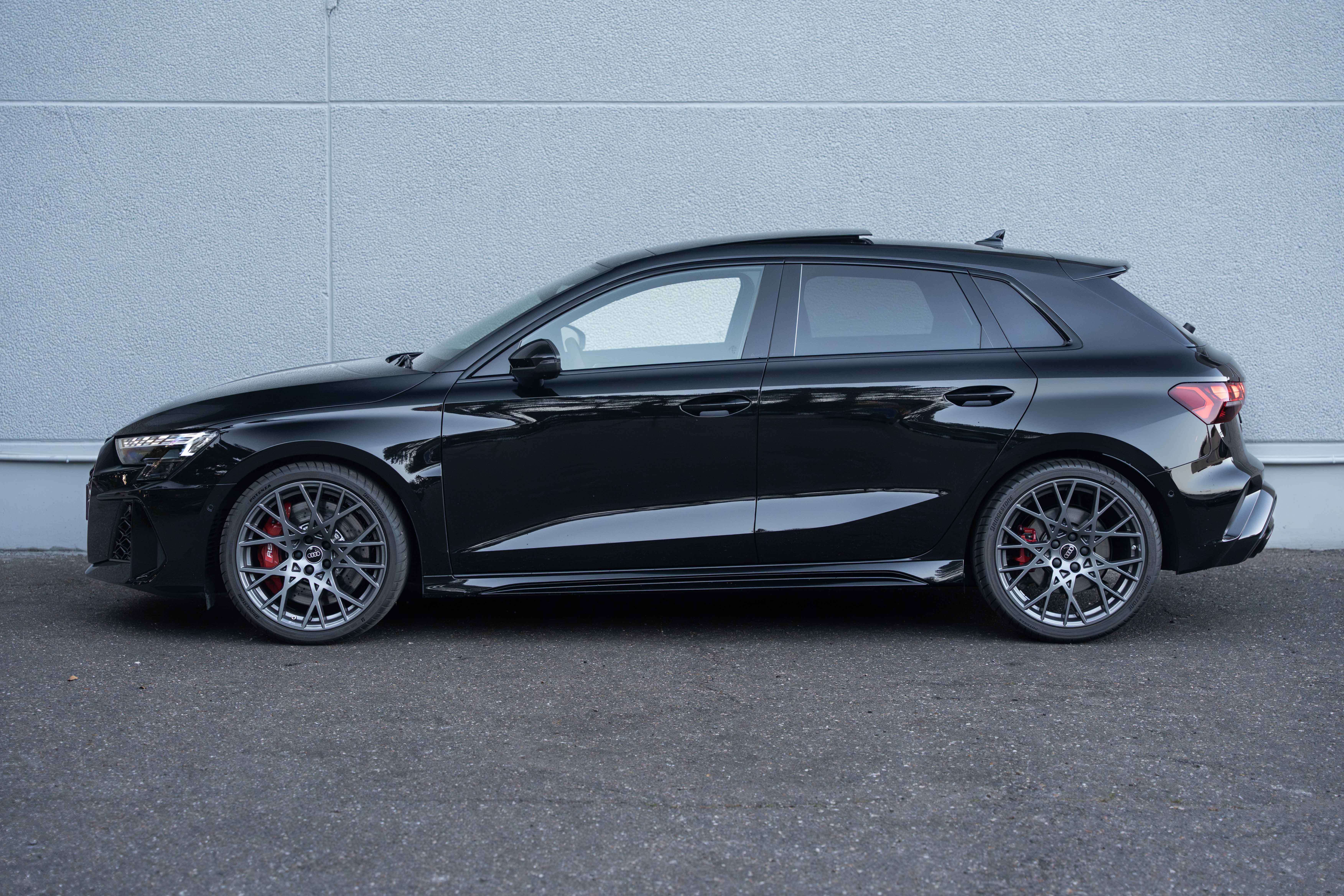 Audi RS3 Sportback 2.5 TFSI MATRIX/PANO/BUCKETSEATS/19"/SONOS/ACC/360°