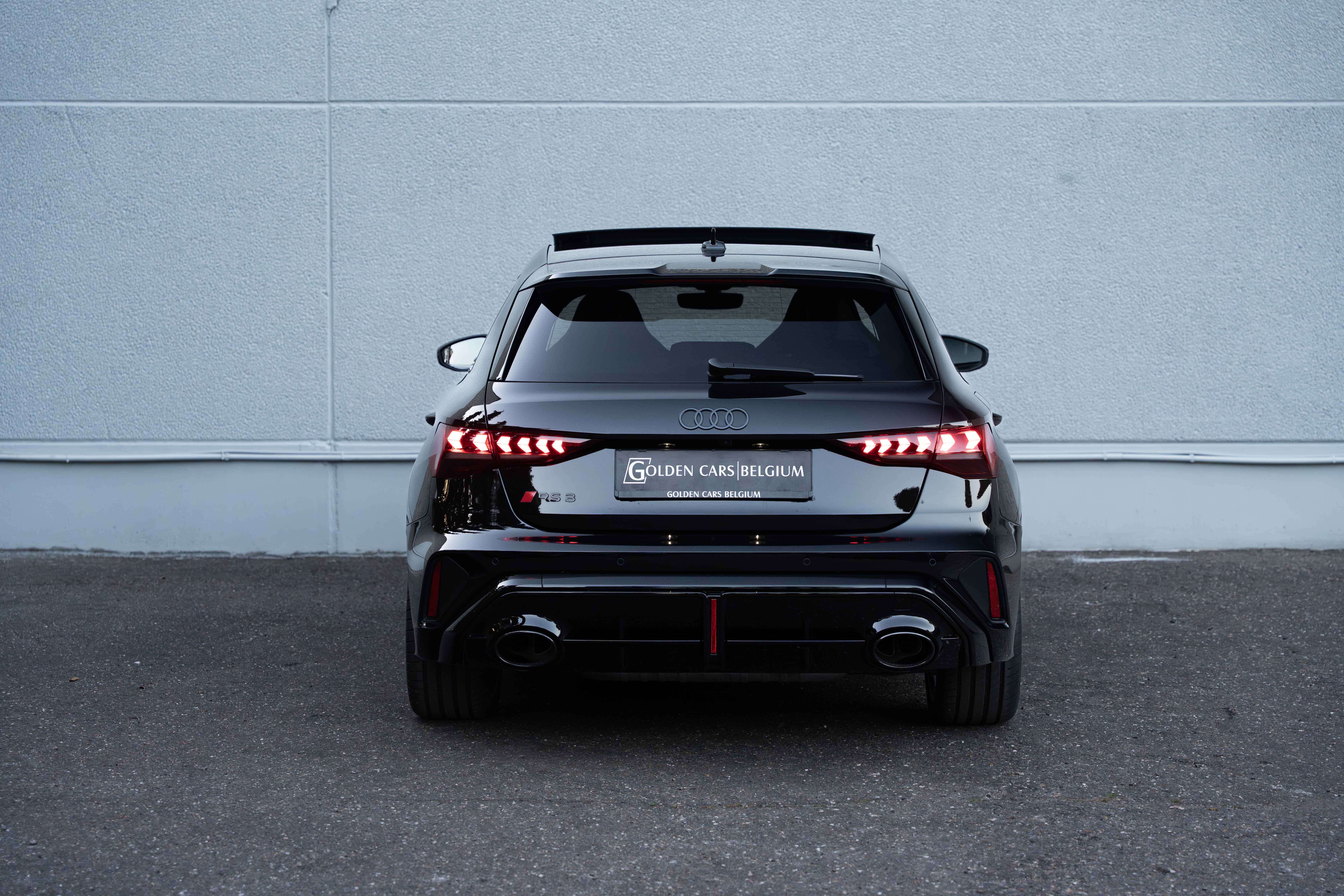 Audi RS3 Sportback 2.5 TFSI MATRIX/PANO/BUCKETSEATS/19"/SONOS/ACC/360°
