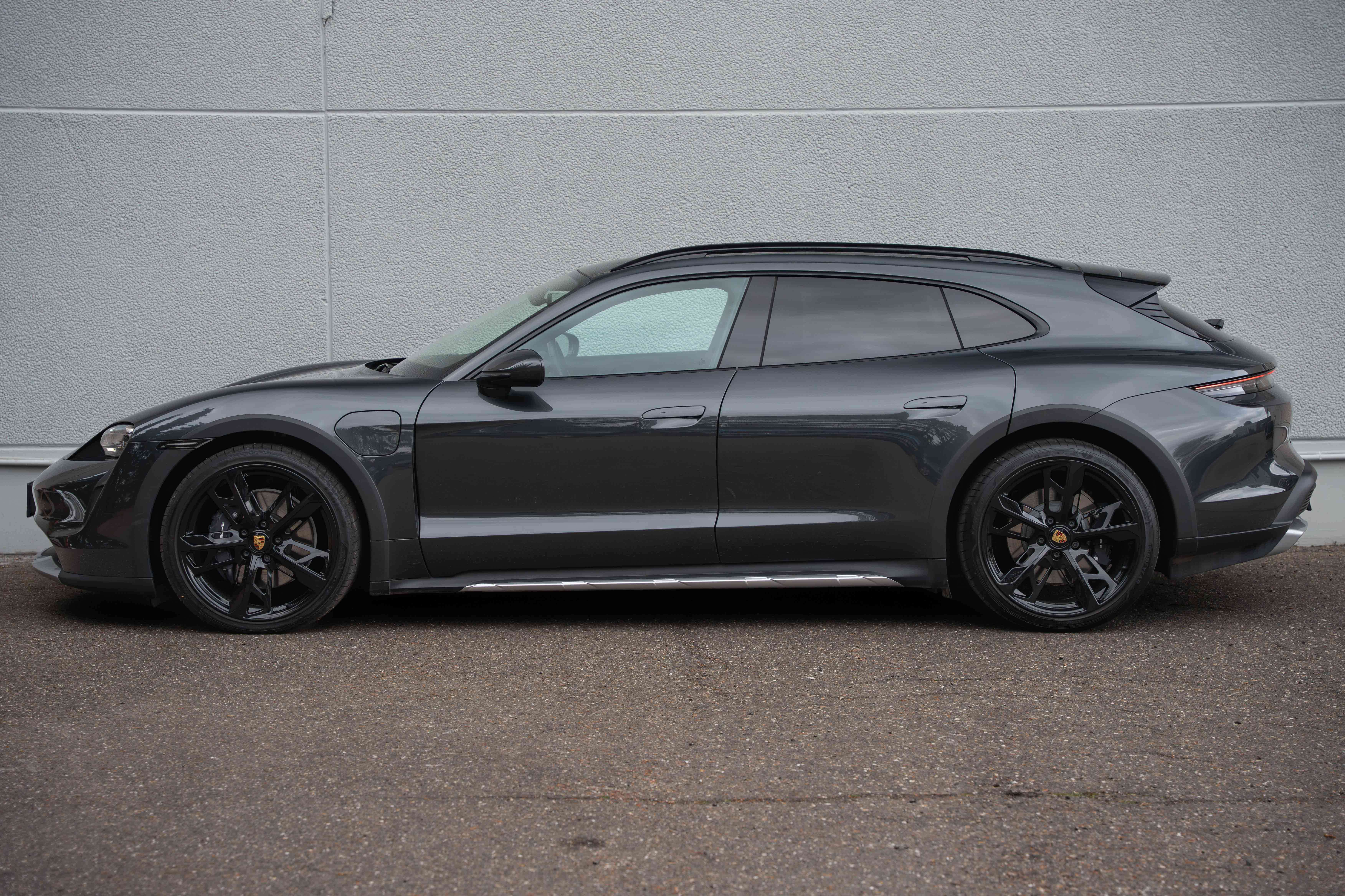 Porsche Taycan 4 Cross Turismo SOH94%/PANODAK/21'/BOSE/LUCHTV/MEMORY/CARPLAY/LANE