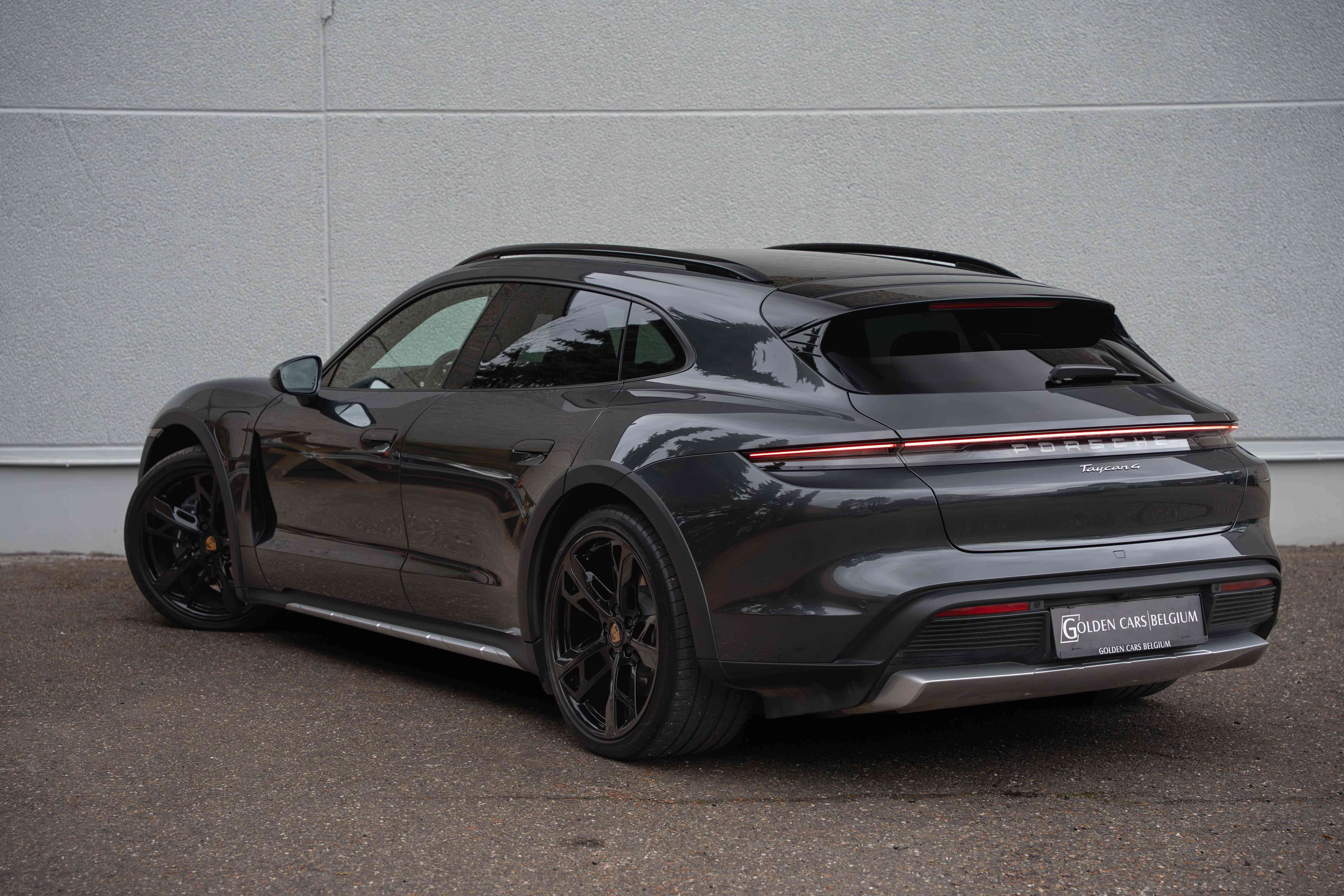 Porsche Taycan 4 Cross Turismo SOH94%/PANODAK/21'/BOSE/LUCHTV/MEMORY/CARPLAY/LANE