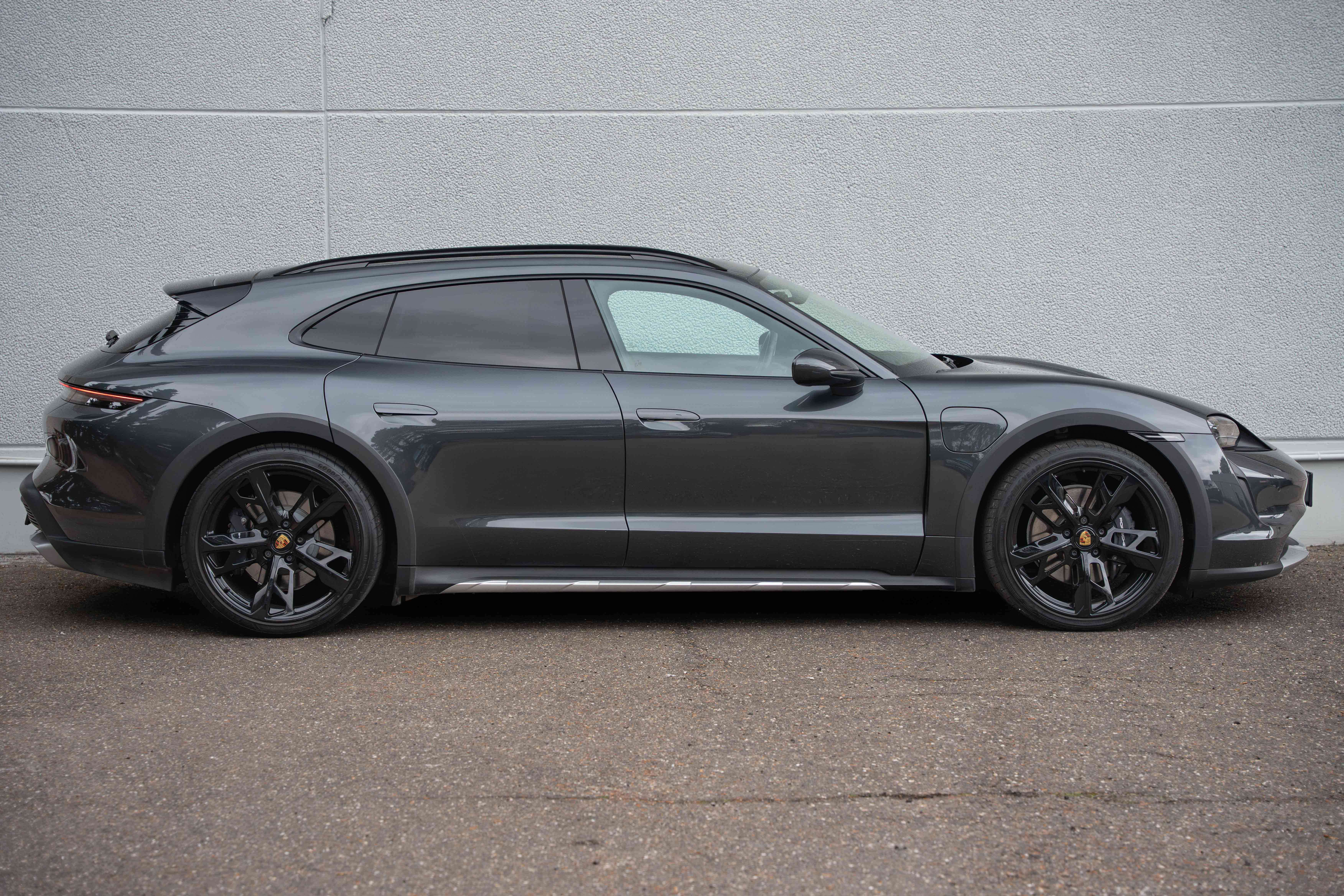 Porsche Taycan 4 Cross Turismo SOH94%/PANODAK/21'/BOSE/LUCHTV/MEMORY/CARPLAY/LANE