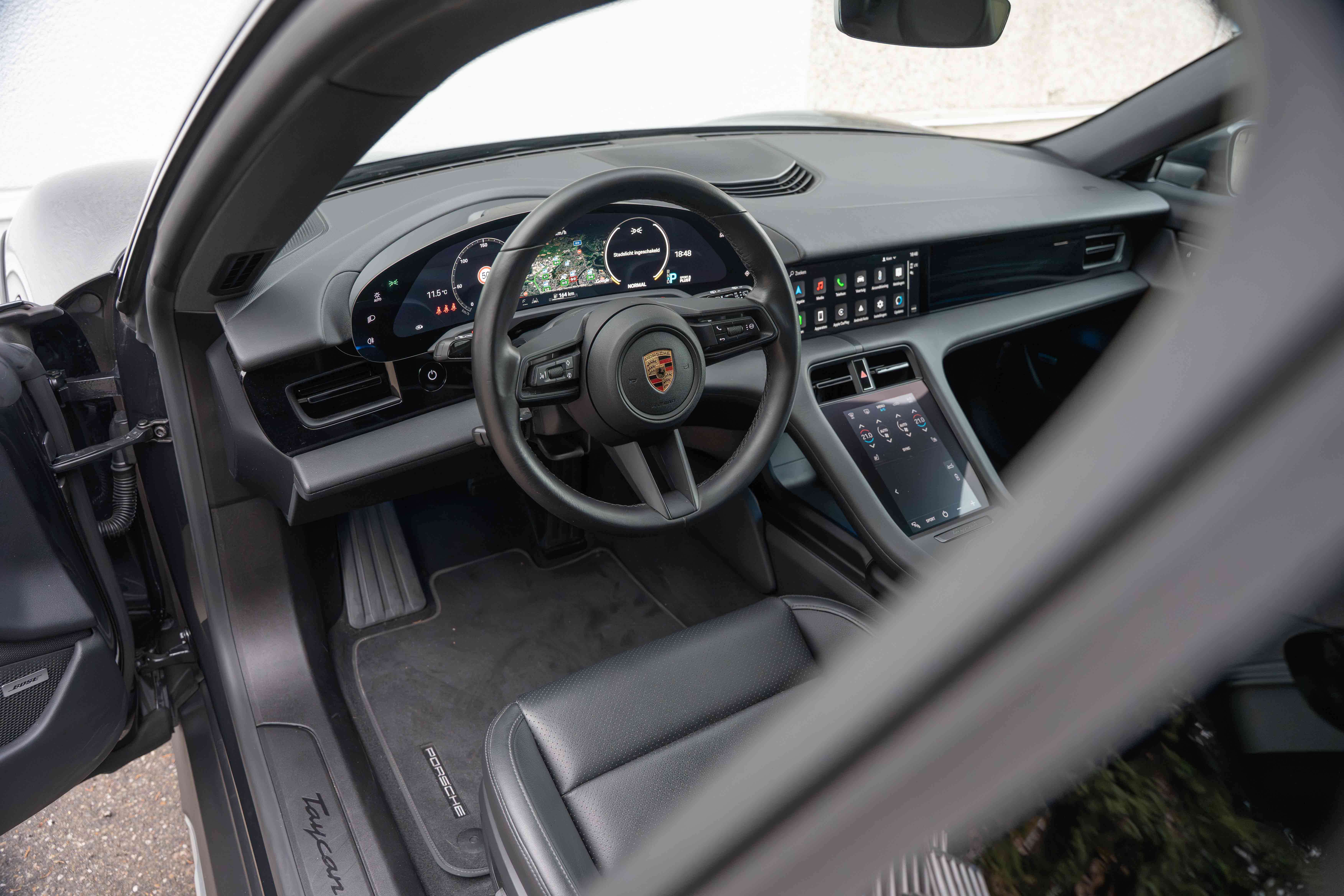 Porsche Taycan 4 Cross Turismo SOH94%/PANODAK/21'/BOSE/LUCHTV/MEMORY/CARPLAY/LANE