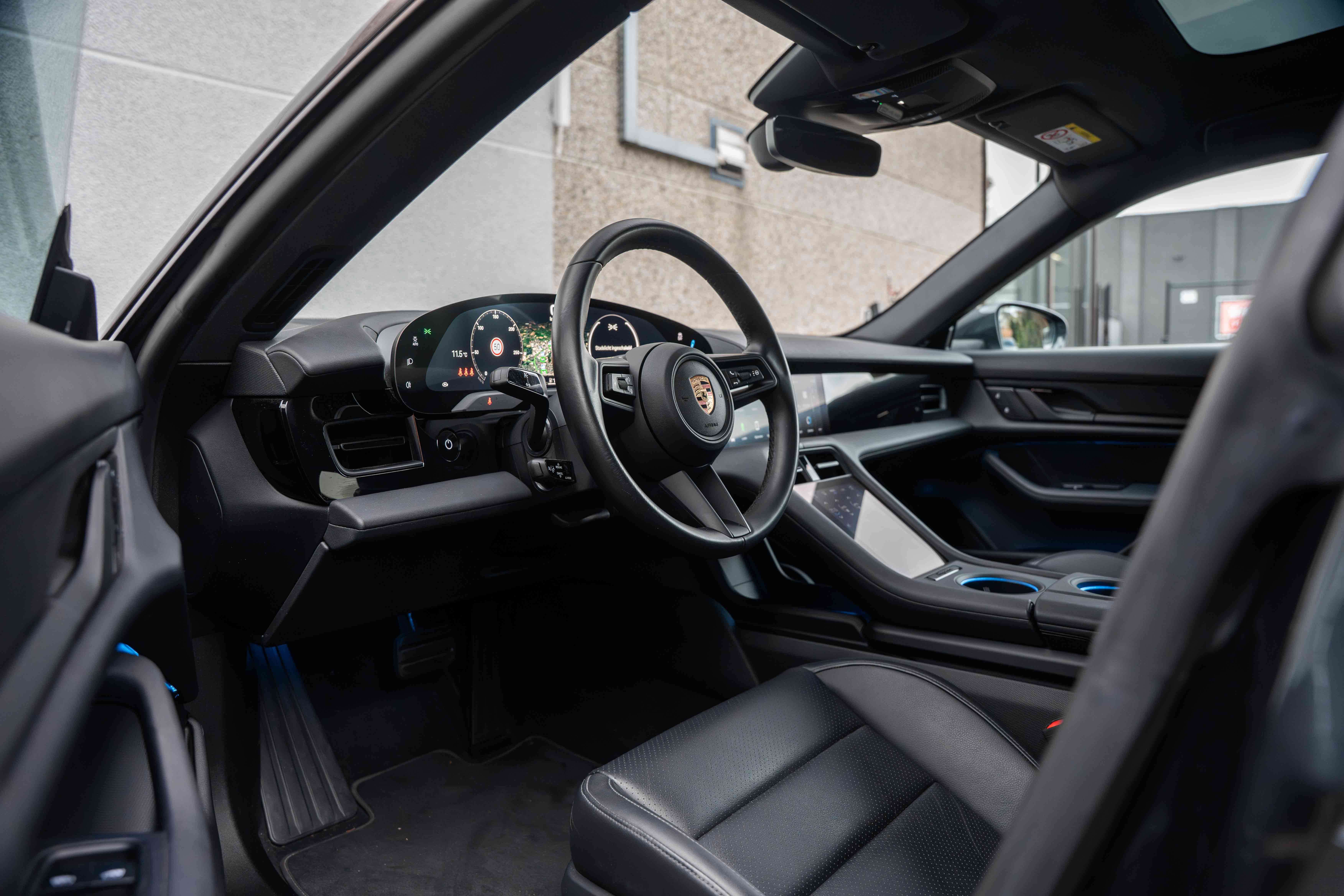 Porsche Taycan 4 Cross Turismo SOH94%/PANODAK/21'/BOSE/LUCHTV/MEMORY/CARPLAY/LANE