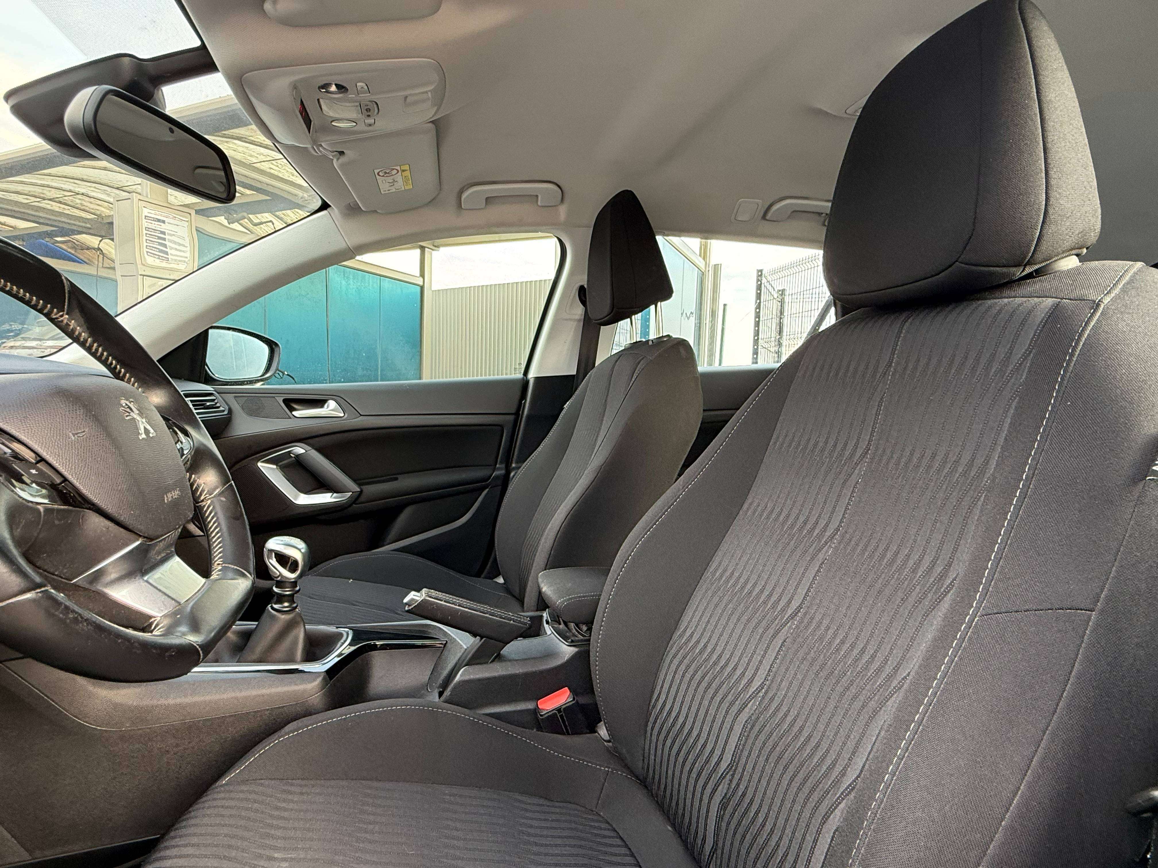 Peugeot 308 308 SW 1.6 / 93 450 km / Capteurs avant et arrière / GPS / Attache-remorque