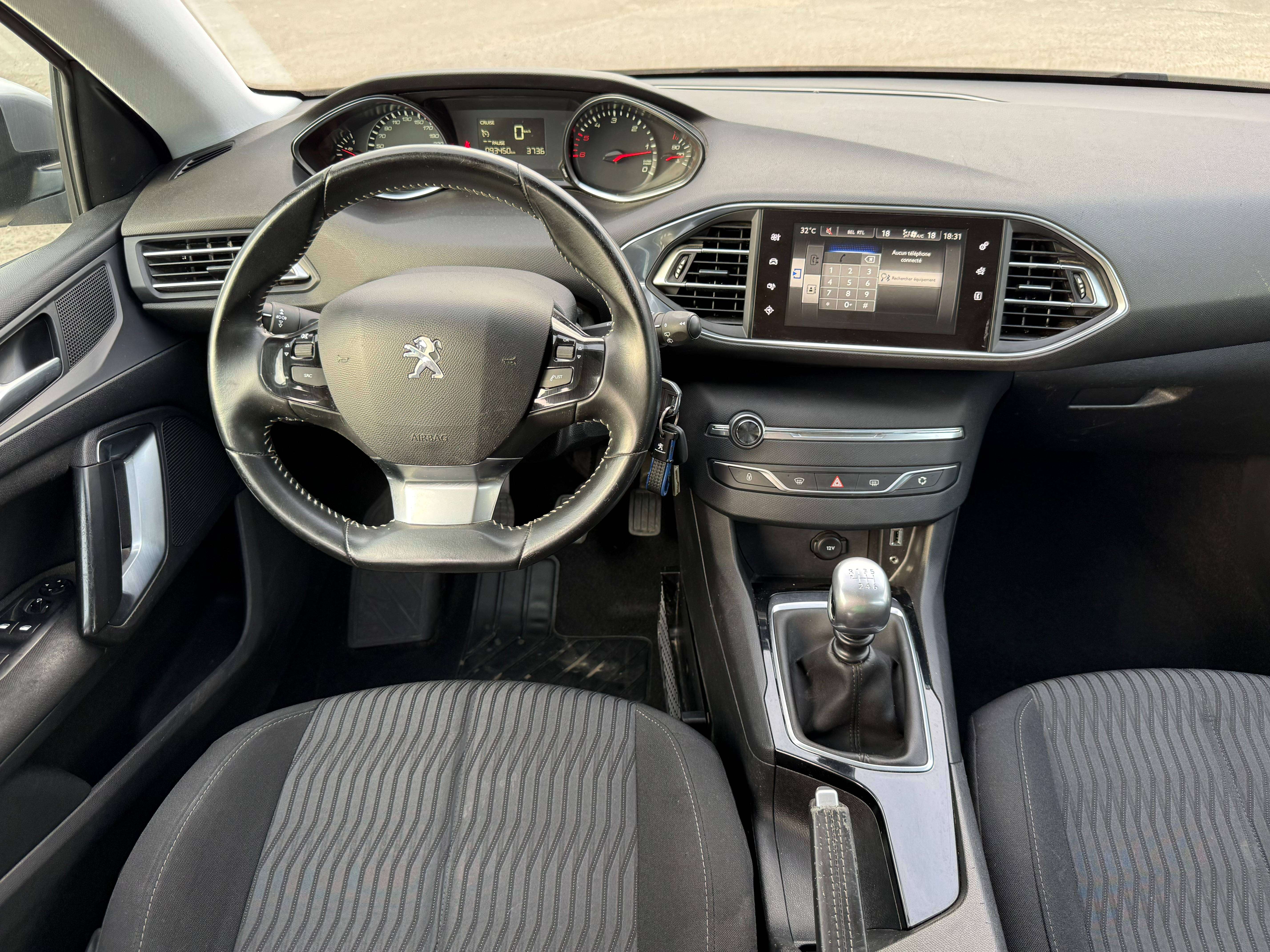 Peugeot 308 308 SW 1.6 / 93 450 km / Capteurs avant et arrière / GPS / Attache-remorque