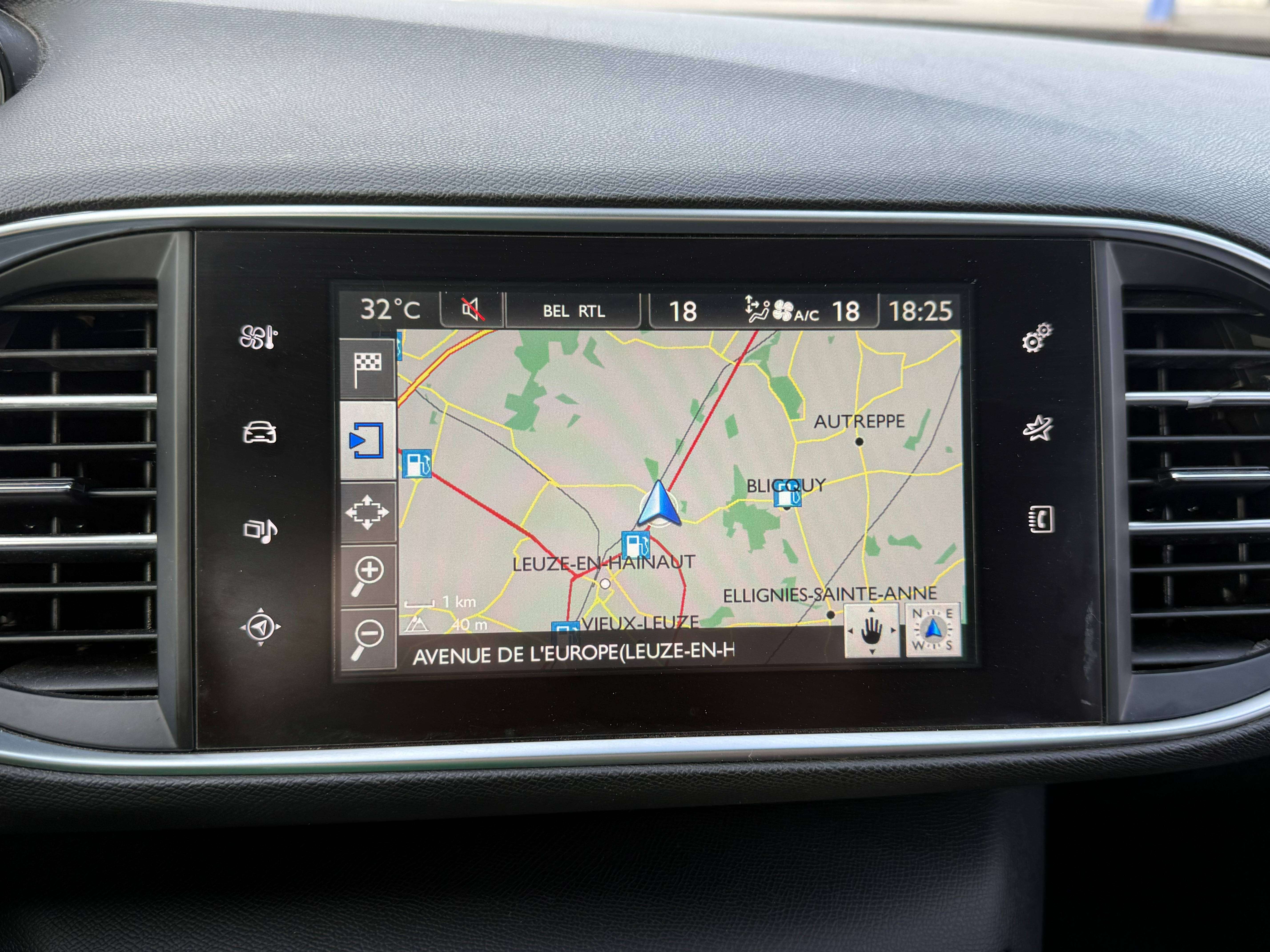 Peugeot 308 308 SW 1.6 / 93 450 km / Capteurs avant et arrière / GPS / Attache-remorque