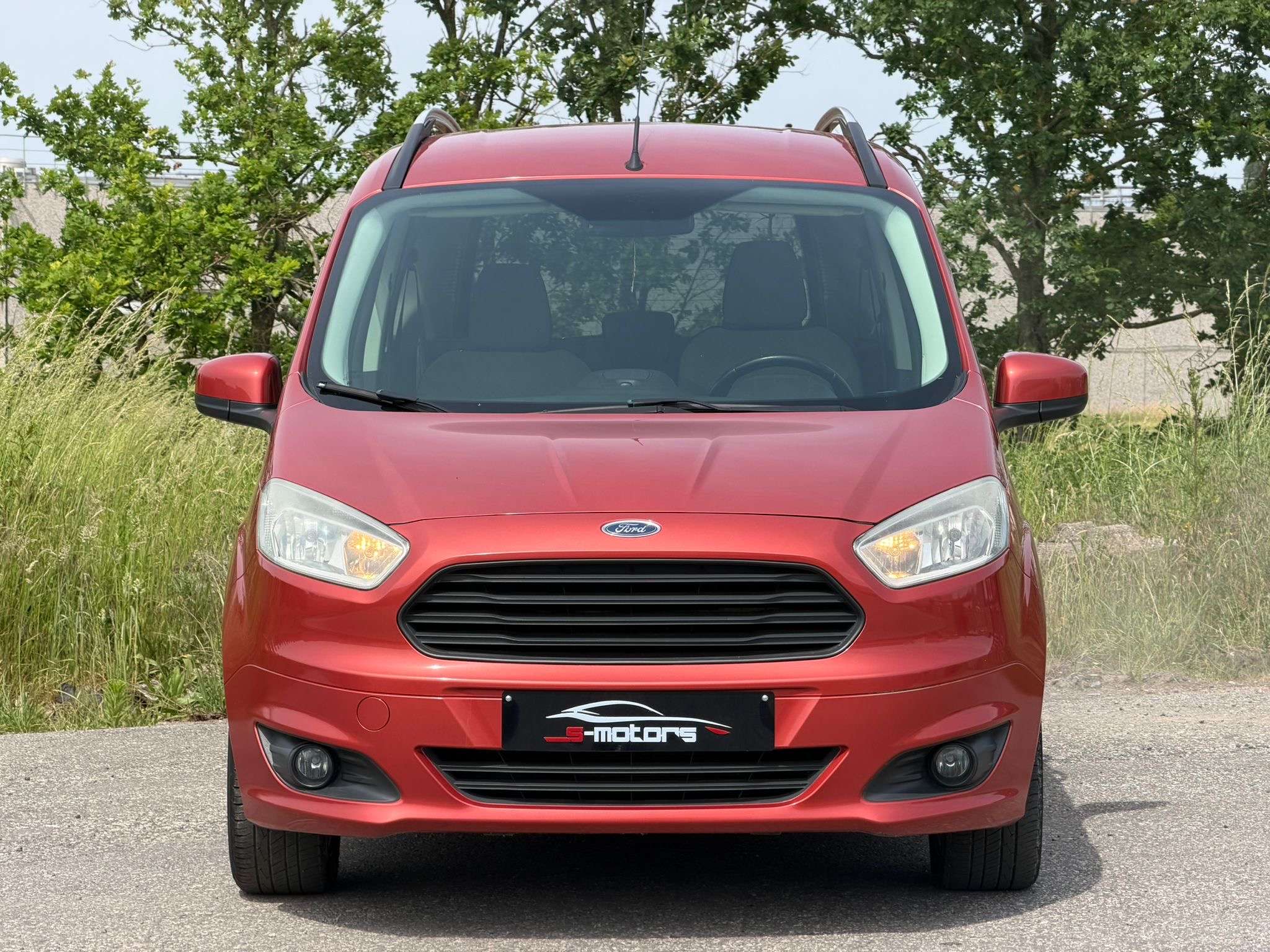 Ford Tourneo Courier 1.5 TDCi • TRES PROPRE • ROULE PARFAITEMENT