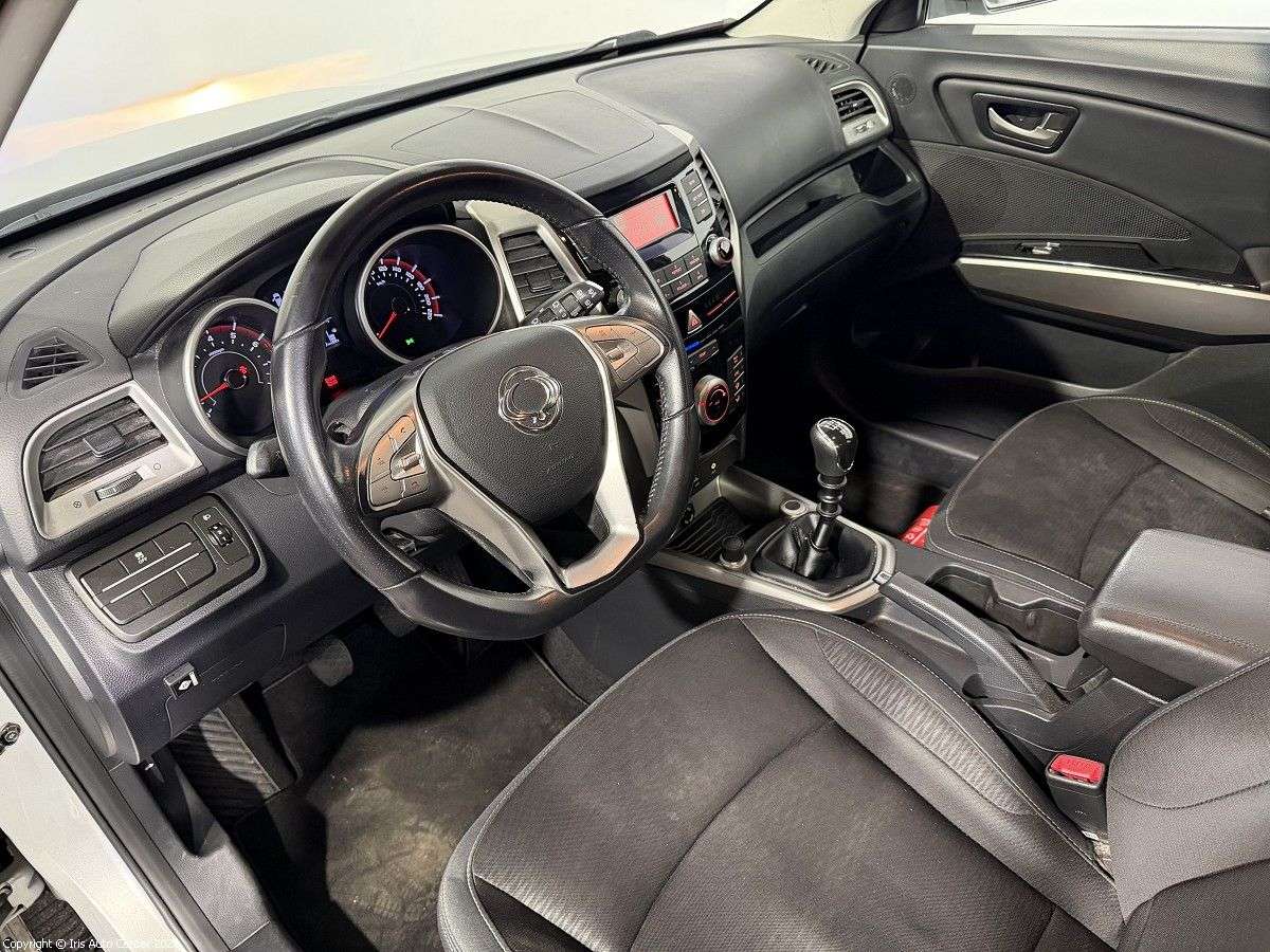 SsangYong Tivoli 1.6 E-XGI 160 2WD | LPG | RADIO | CAPTEUR