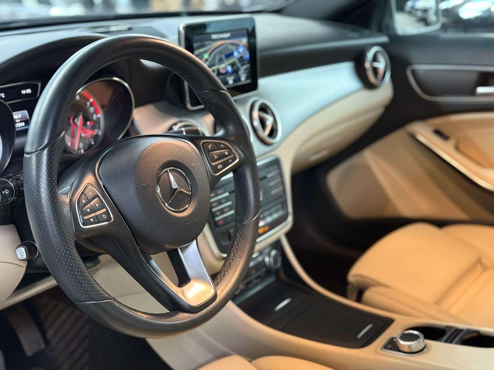 Mercedes-Benz GLA 200 i * AUTOMATIQUE * GPS * CUIR * LED * RADAR * BT