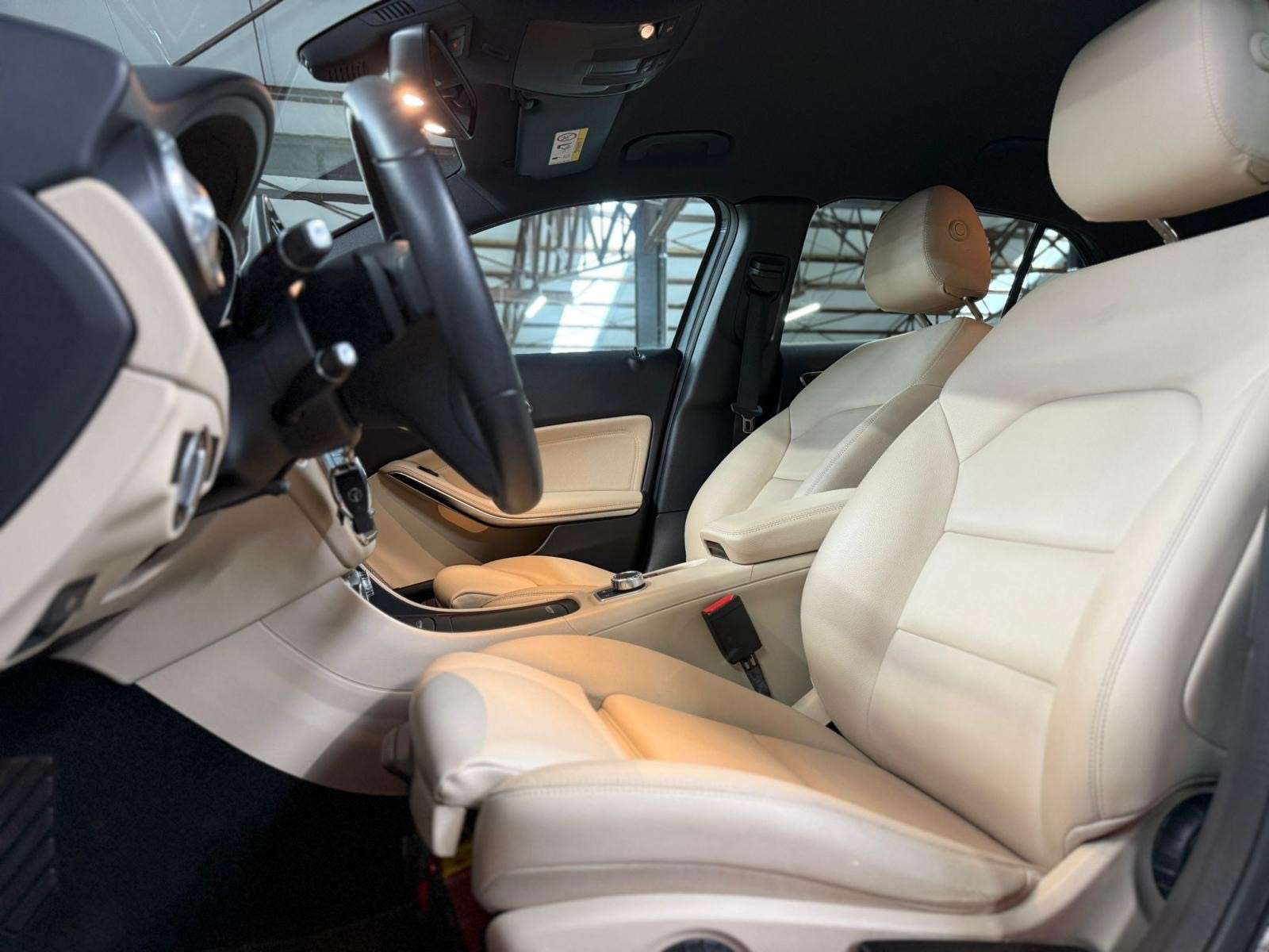 Mercedes-Benz GLA 200 i * AUTOMATIQUE * GPS * CUIR * LED * RADAR * BT