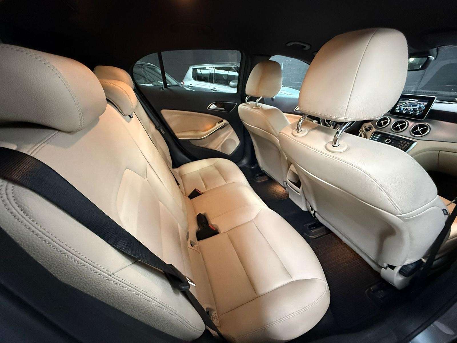 Mercedes-Benz GLA 200 i * AUTOMATIQUE * GPS * CUIR * LED * RADAR * BT