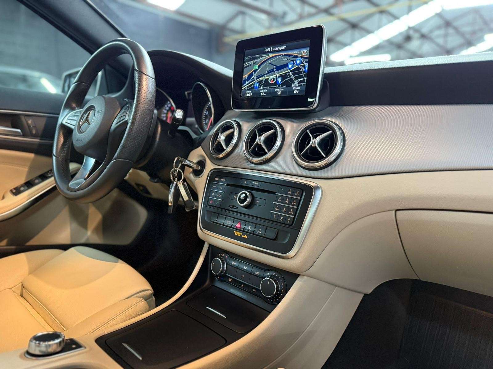 Mercedes-Benz GLA 200 i * AUTOMATIQUE * GPS * CUIR * LED * RADAR * BT