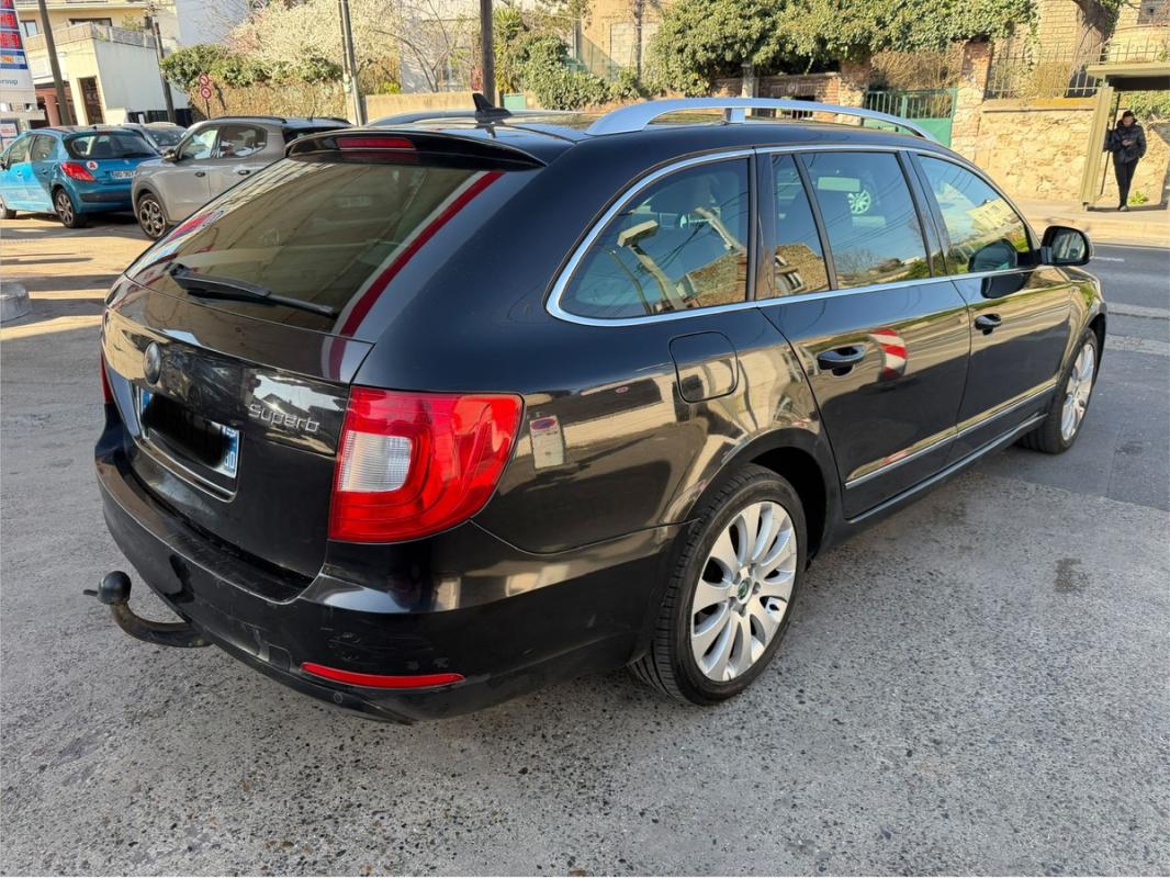 Skoda Superb 2.0 TDI BOITE AUTO SUIVI FACTURE GPS RADAR AVANT ARRIERE BLUETOOTH PAIEMENT 4 /10 FOIS