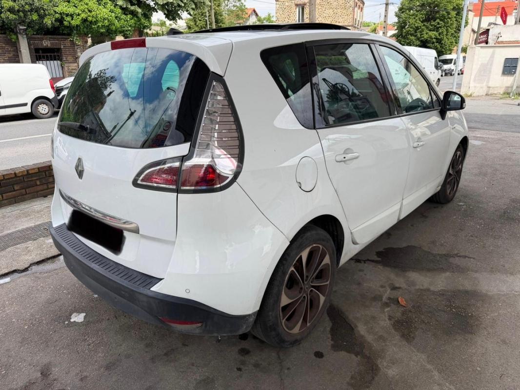 Renault Scenic PHASE 2 BOSE 1 ERE MAIN CHAINE DISTRIBUTION SUIVI TOIT OIVRANT GPS PAIEMENT 4/10 FOIS