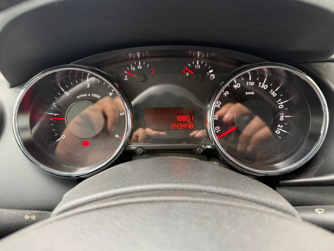 Peugeot 3008 1.6 HDI EMBRAYAGE NEUF BLUETOOTH REGULATEUR CRITAIR 2 PAIEMENT 4 OU 10 FOIS