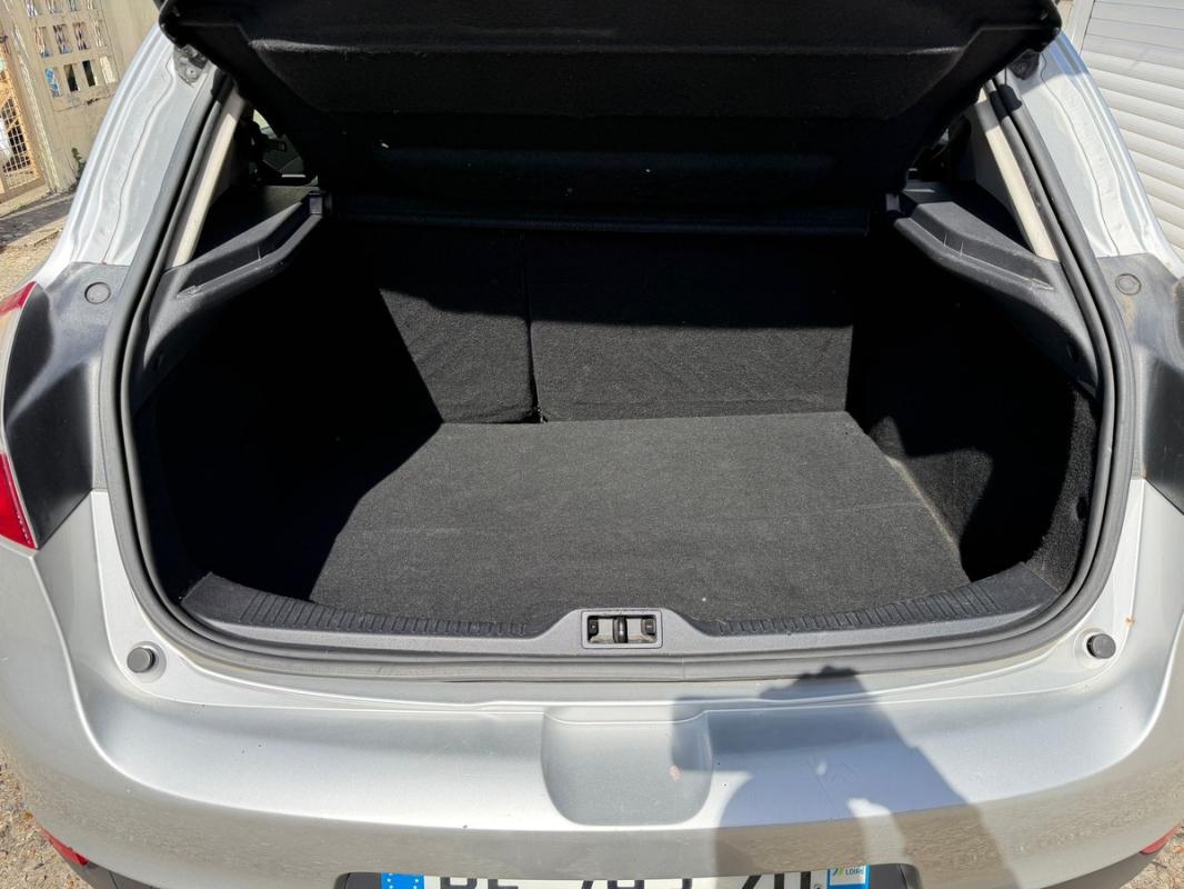Renault Megane 1.5 DCI 110 GPS BLUETOOTH BOITE 6 PORT AUXILIAIRE REGULATEUR PAIEMENT 4 OU 10 FOIS