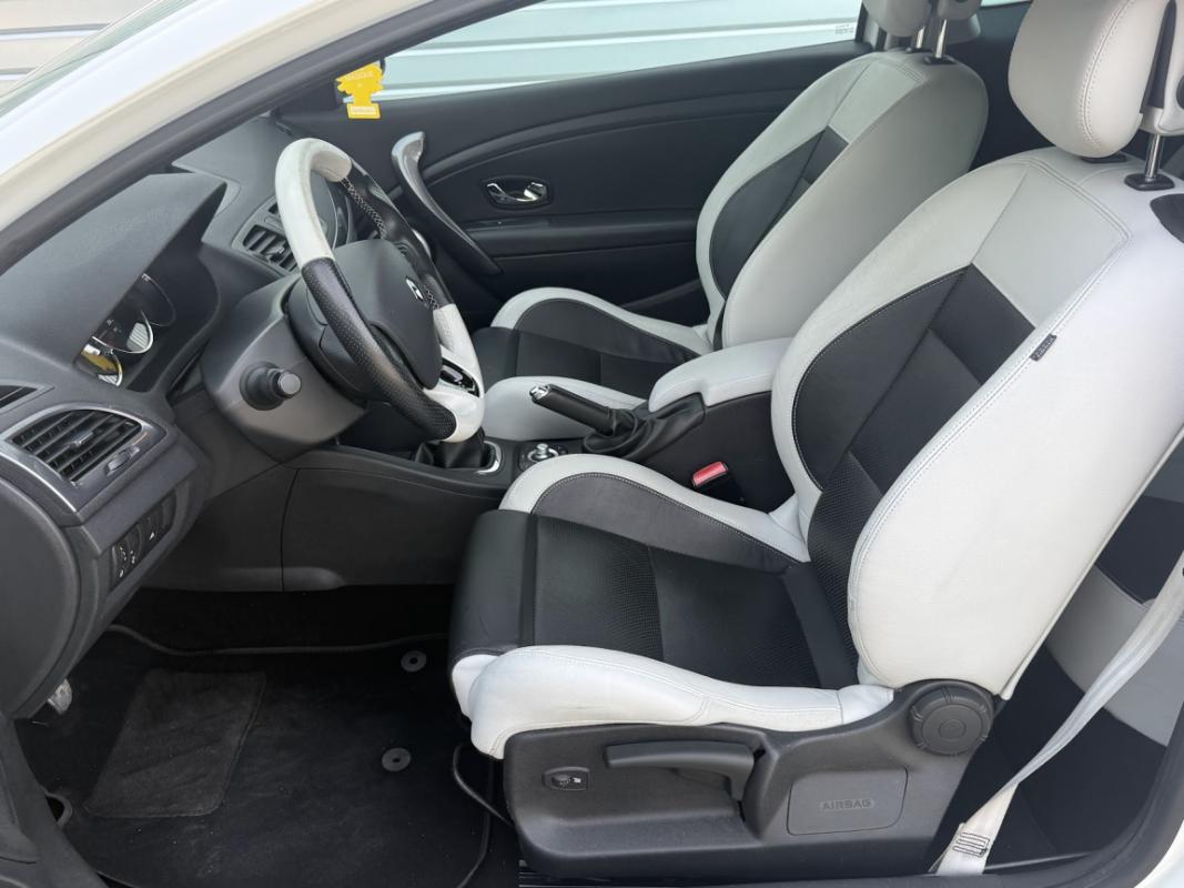 Renault Megane III Coupé 2.0 dCi 160 GT