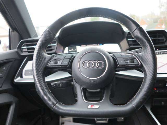 Audi A3 A3 30 TFSI S-Line Business Edition Platinum aut.