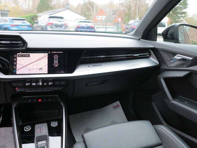 Audi A3 A3 30 TFSI S-Line Business Edition Platinum aut.