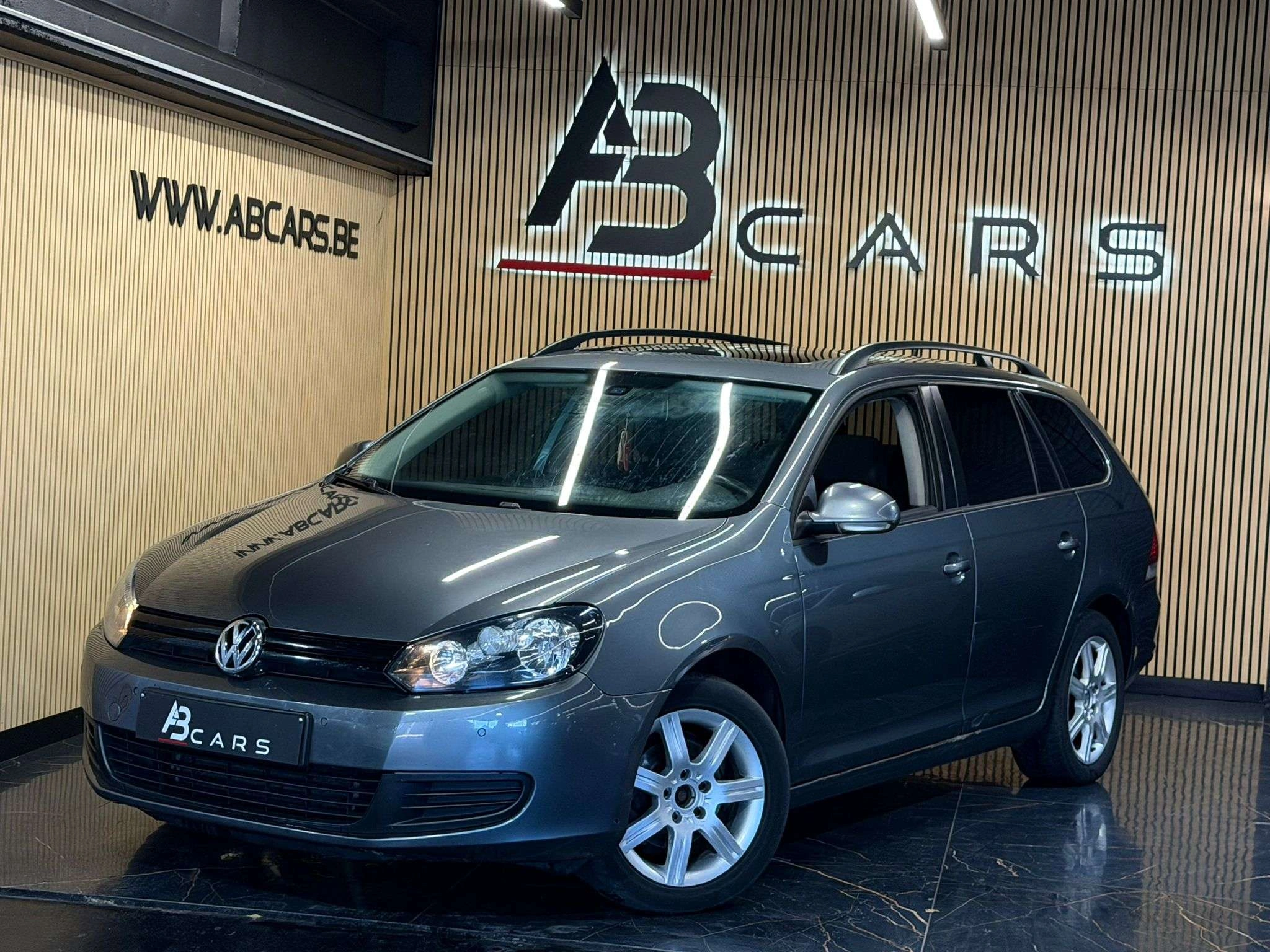 Volkswagen Golf SW 1.6 CR TDi Highline * TOIT PANO - OUVRANT *