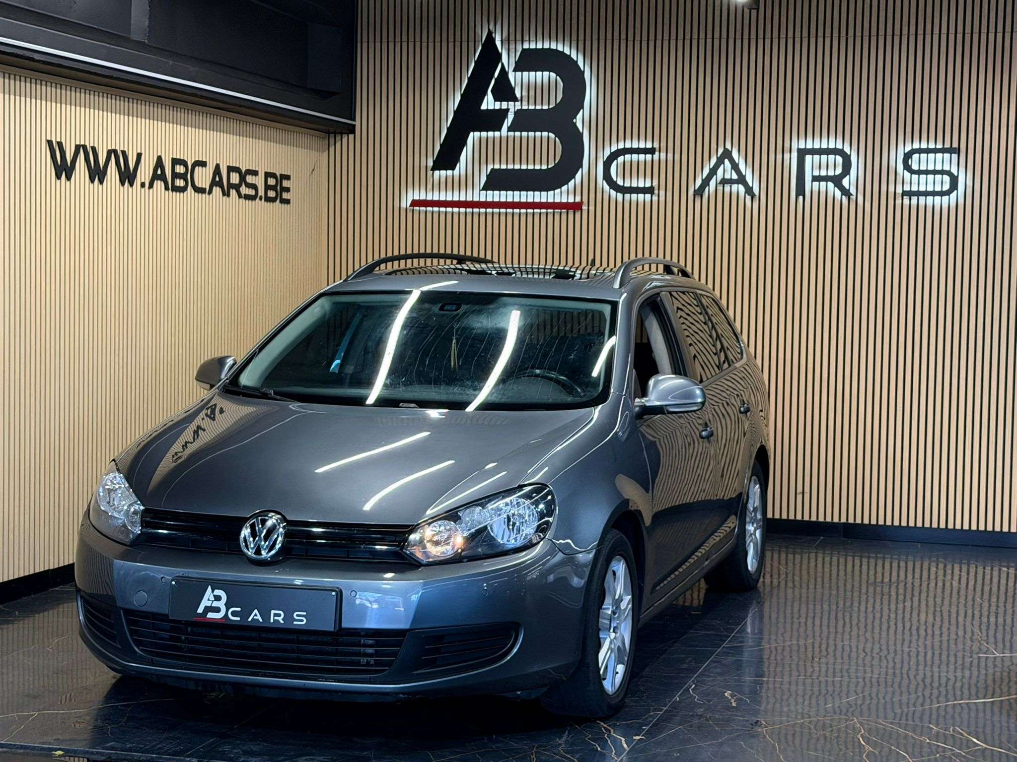 Volkswagen Golf SW 1.6 CR TDi Highline * TOIT PANO - OUVRANT *