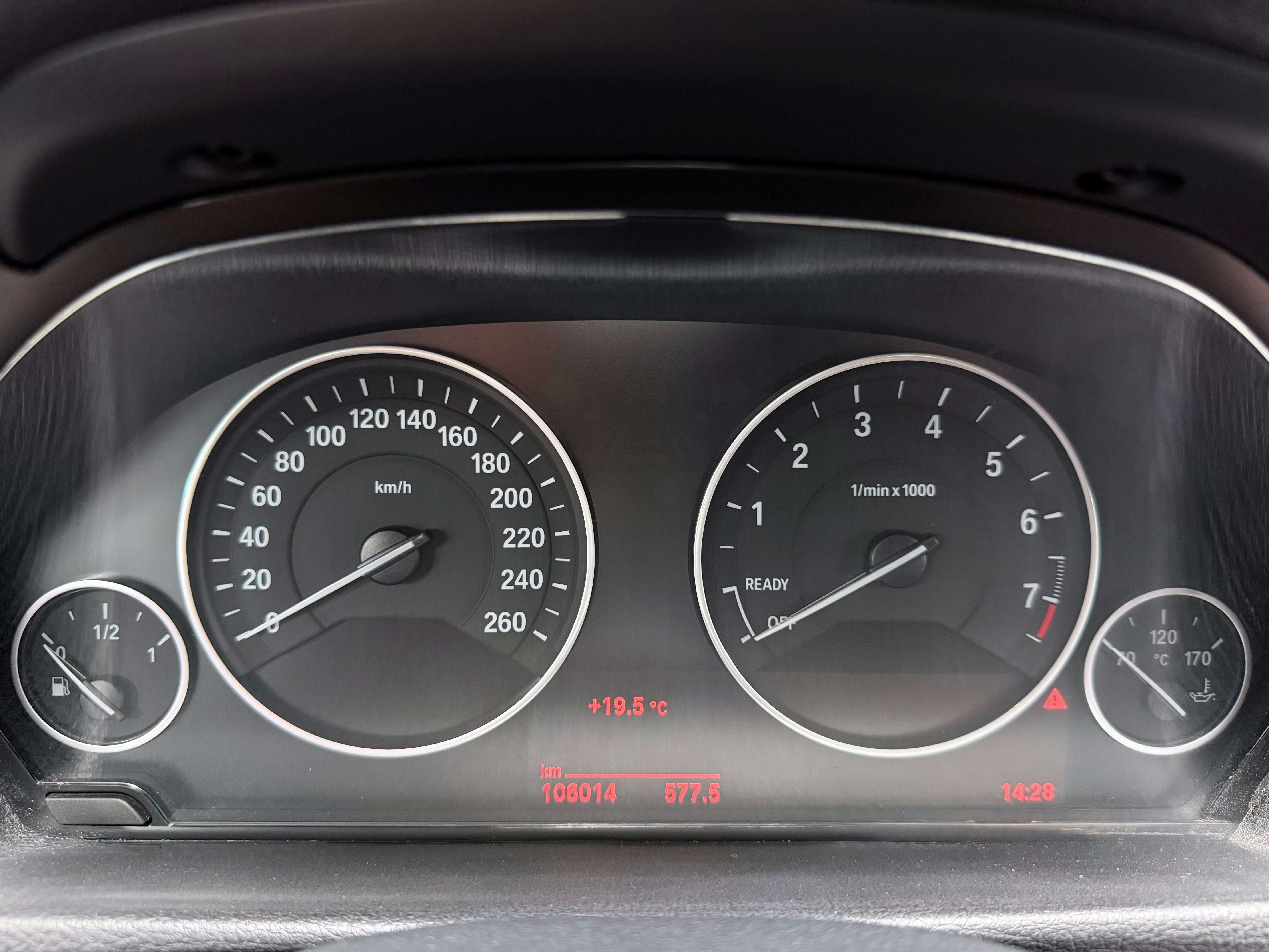 BMW 318 Touring 318i LEDER/FULL-LED/NAVI/PDC/16" NETTO: € 11.562