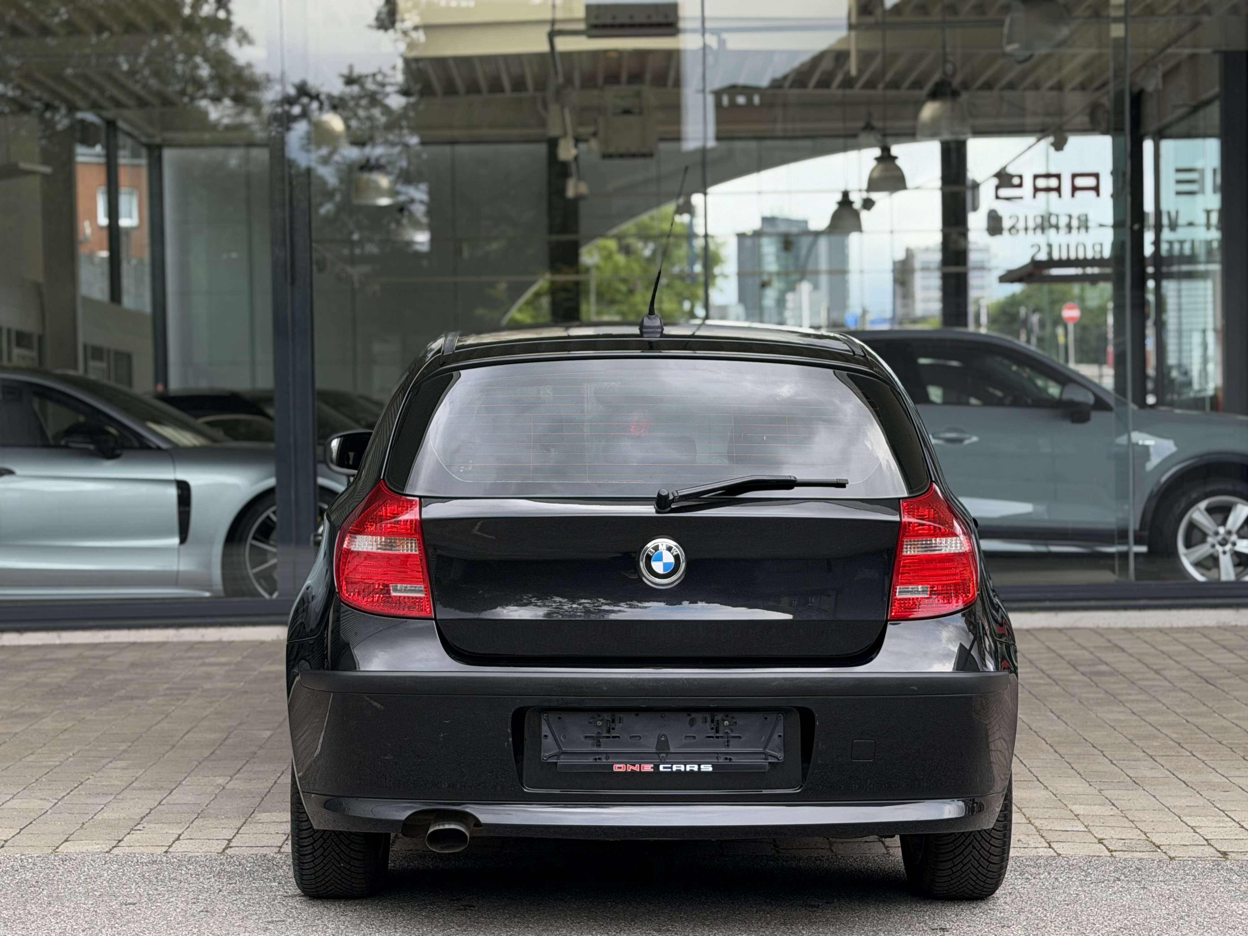 BMW 116 d 6vit. (85kw 115cv) CUIR-AIRCO-JA16P-AUX-1PROPR-GAR 12MOIS