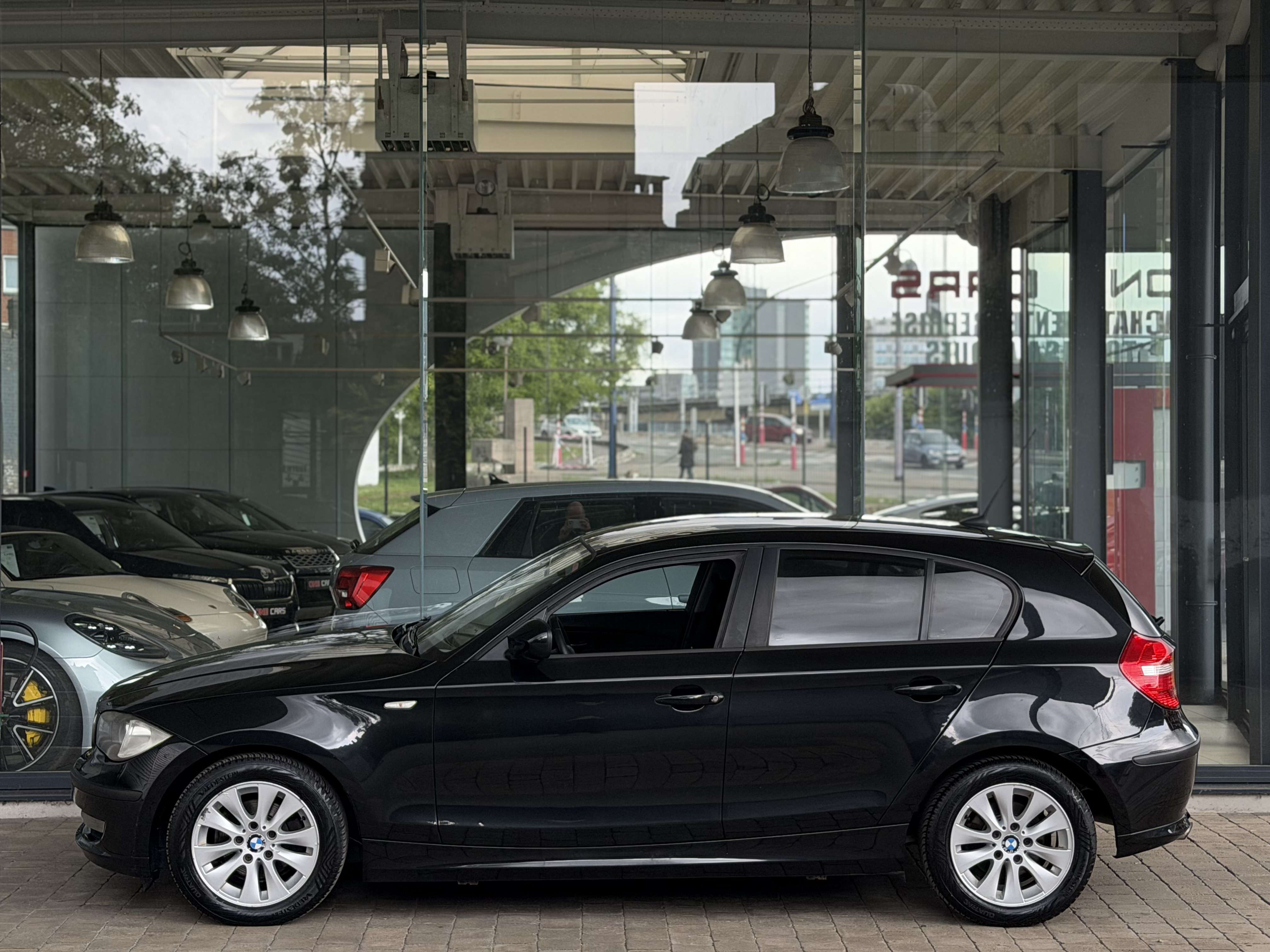 BMW 116 d 6vit. (85kw 115cv) CUIR-AIRCO-JA16P-AUX-1PROPR-GAR 12MOIS