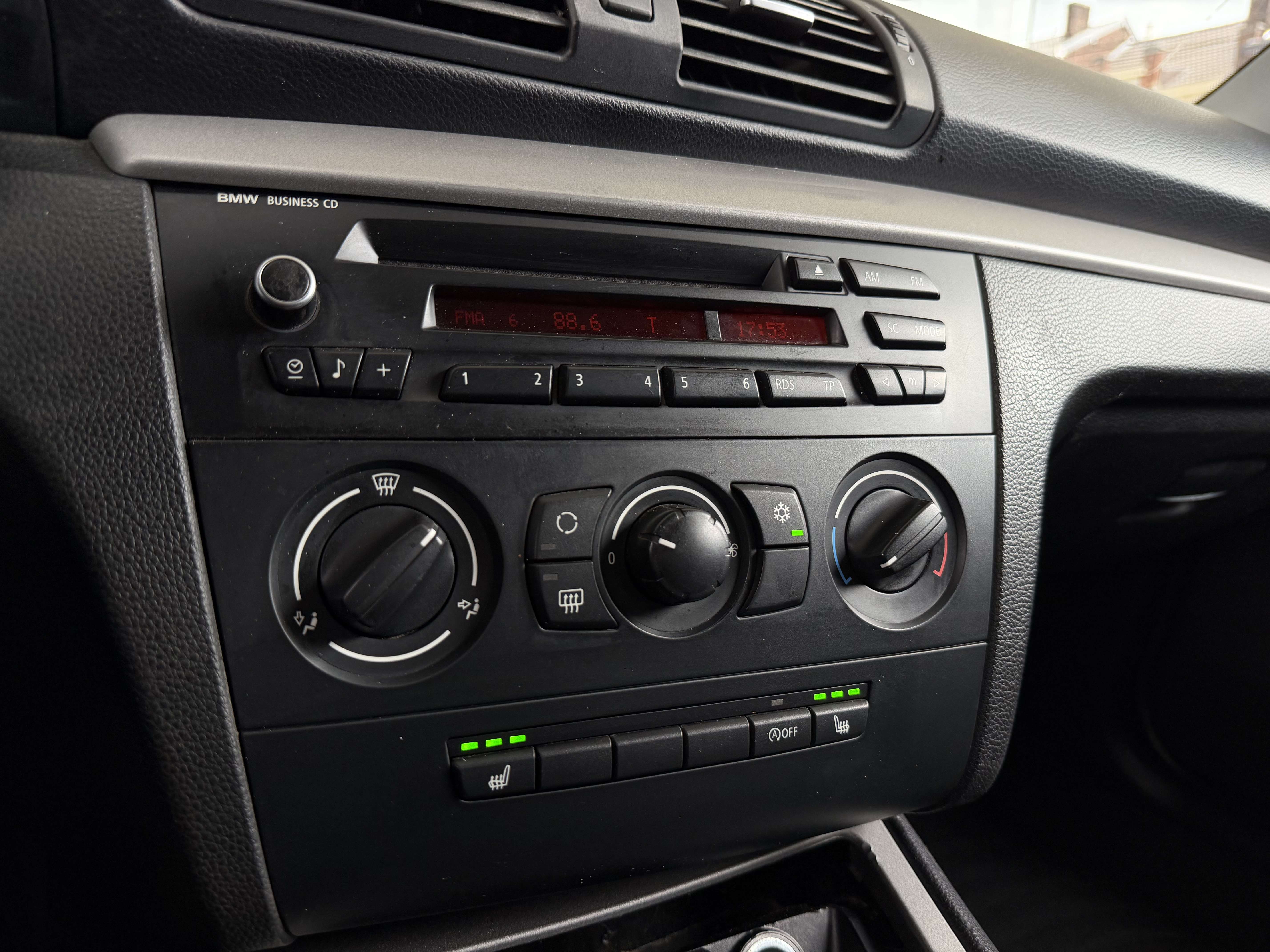 BMW 116 d 6vit. (85kw 115cv) CUIR-AIRCO-JA16P-AUX-1PROPR-GAR 12MOIS
