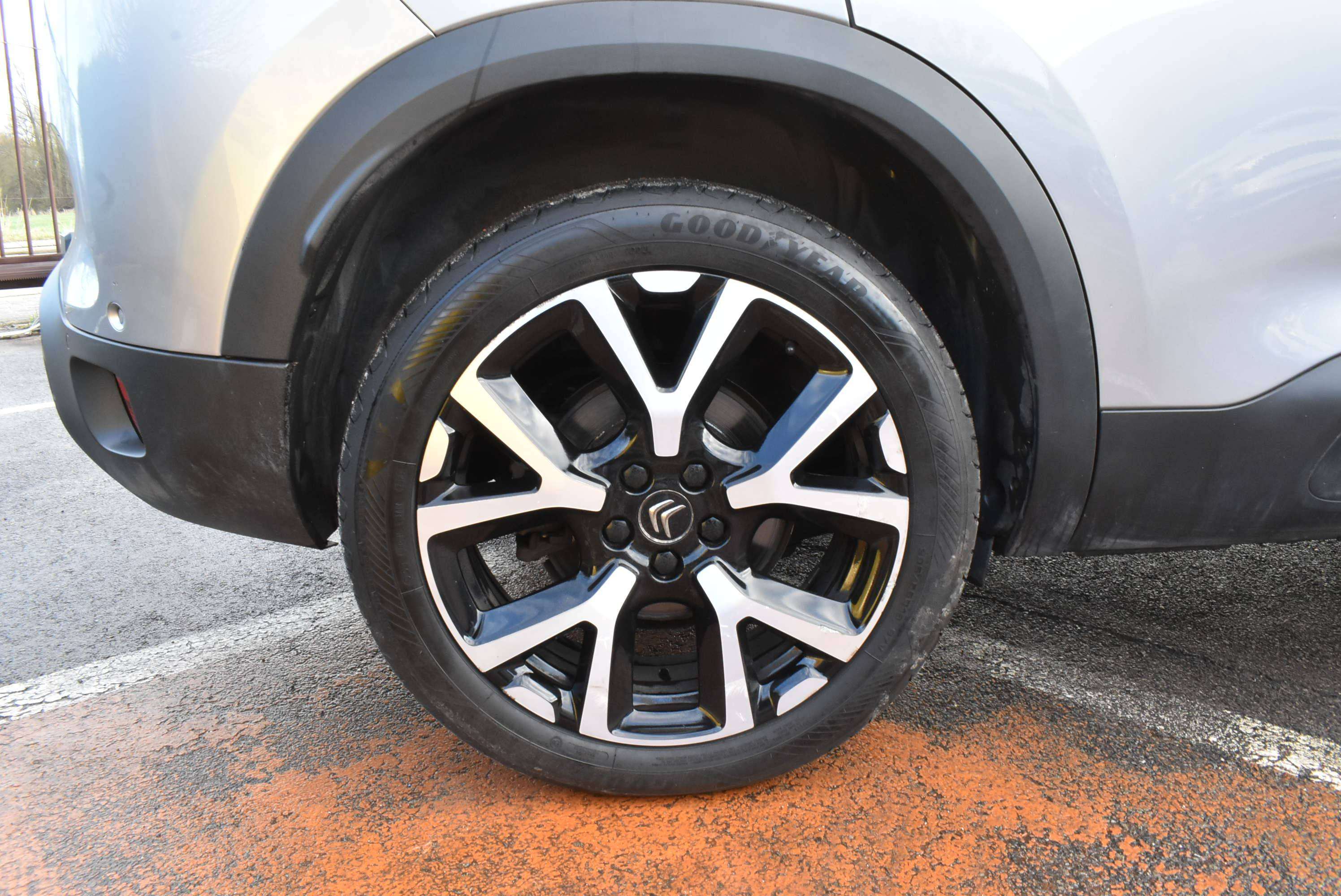 Citroen C5 Aircross 1.5 BlueHDi Shine Leder/Pano ***12M GARANTIE***