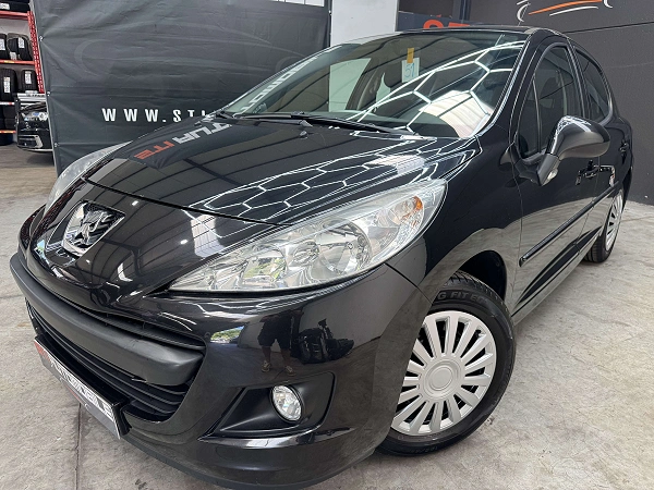 Peugeot 207 **GARANTI 12 MOIS **