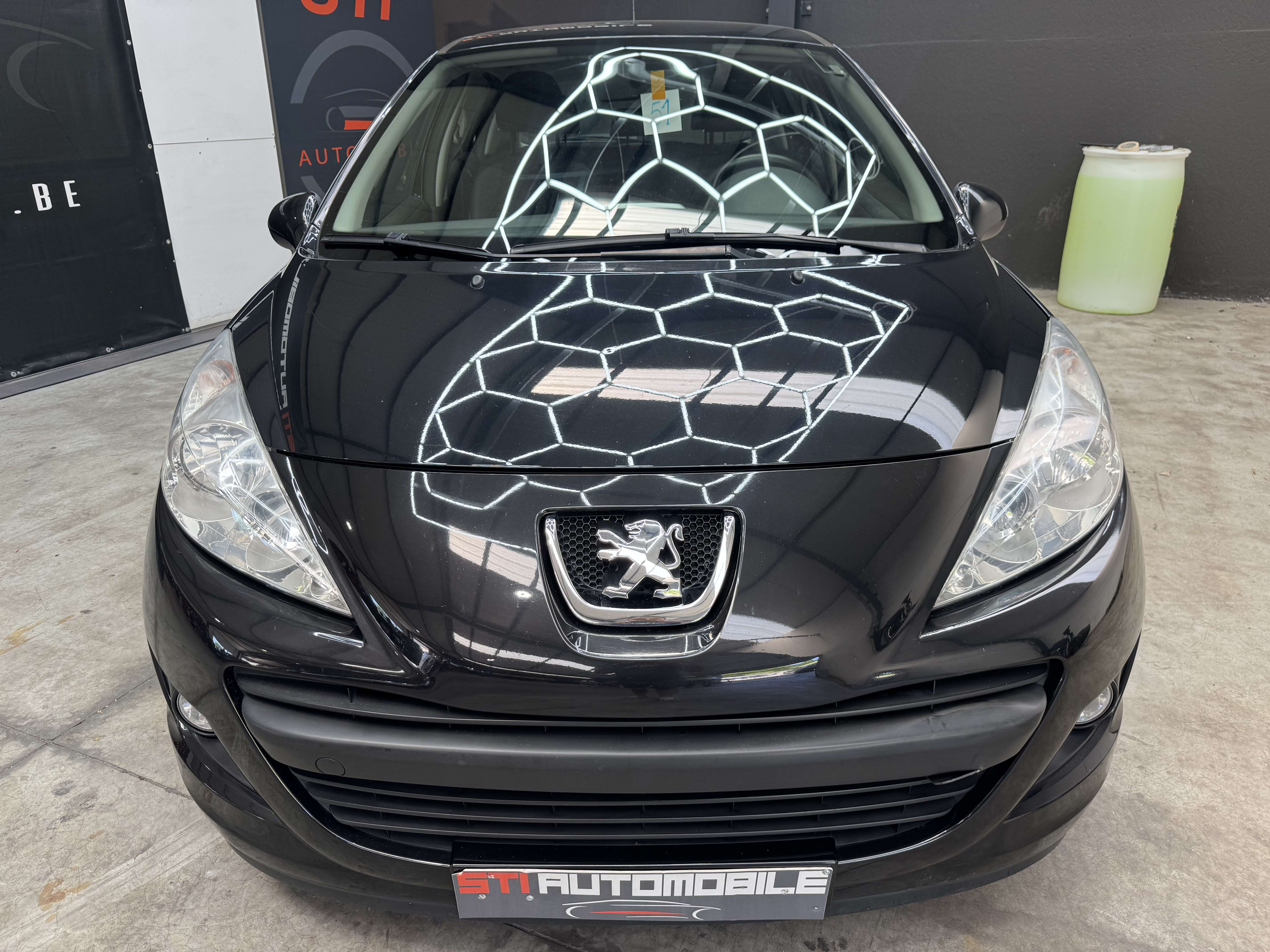 Peugeot 207 **GARANTI 12 MOIS **