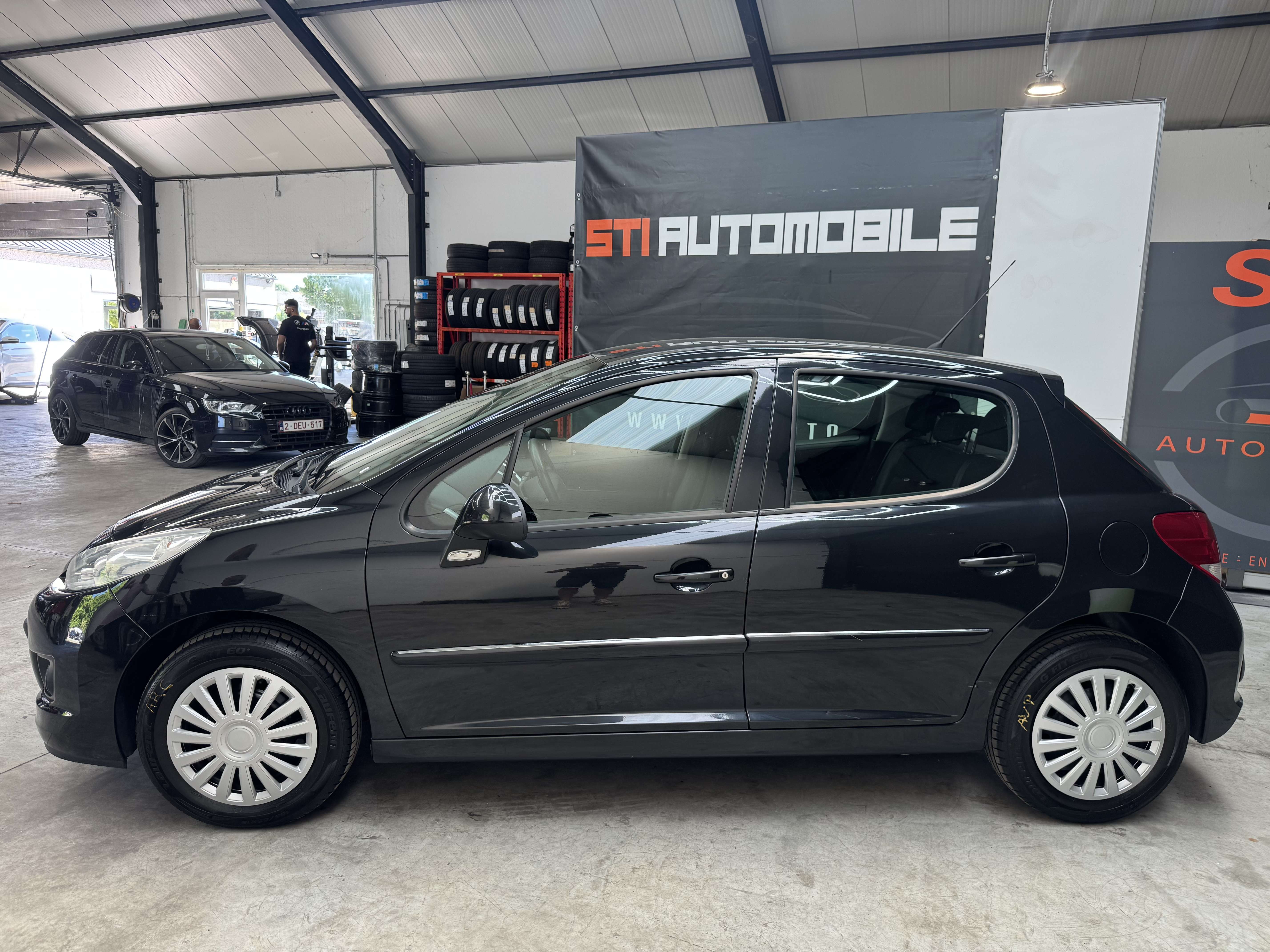 Peugeot 207 **GARANTI 12 MOIS **