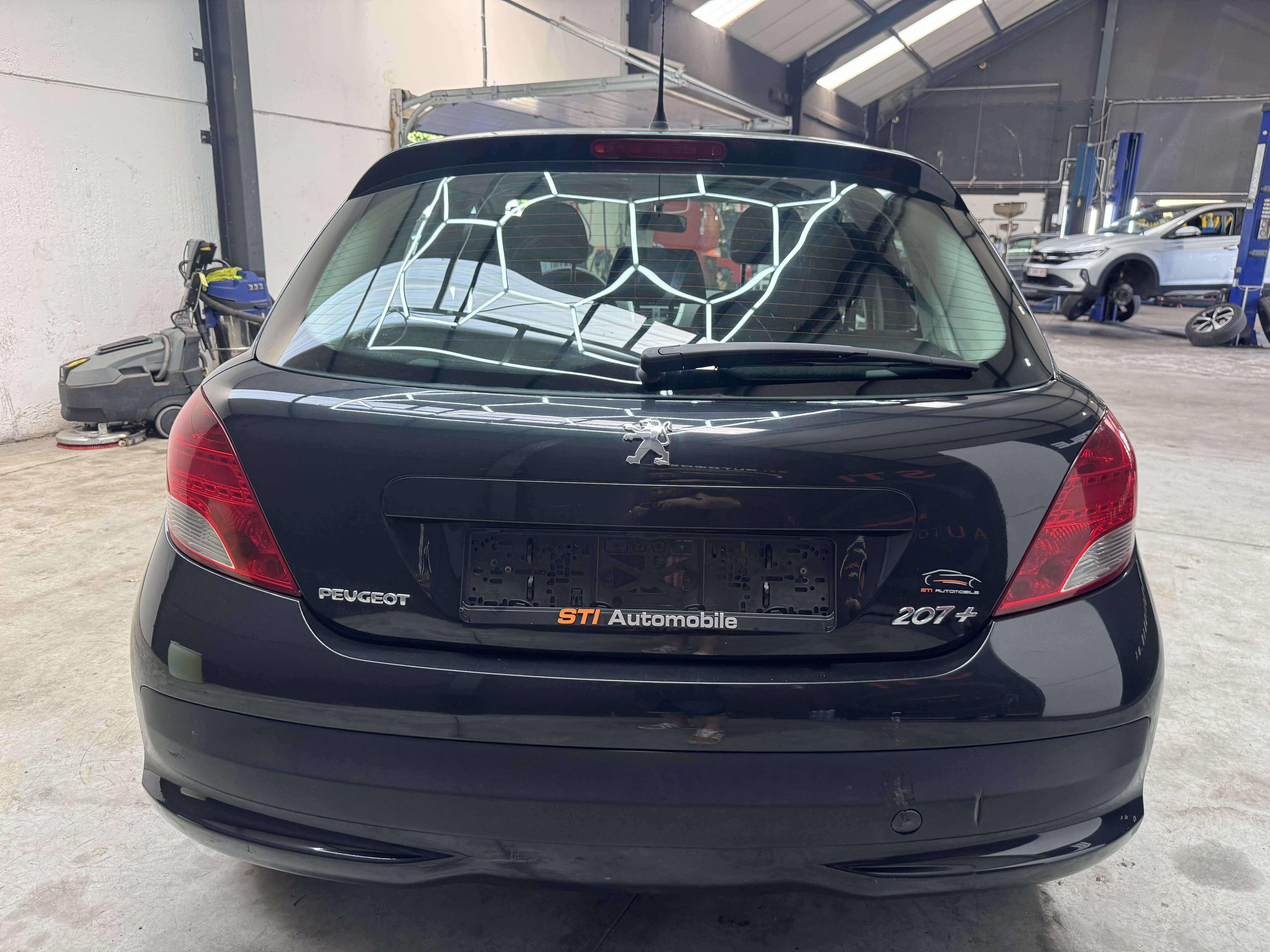 Peugeot 207 **GARANTI 12 MOIS **