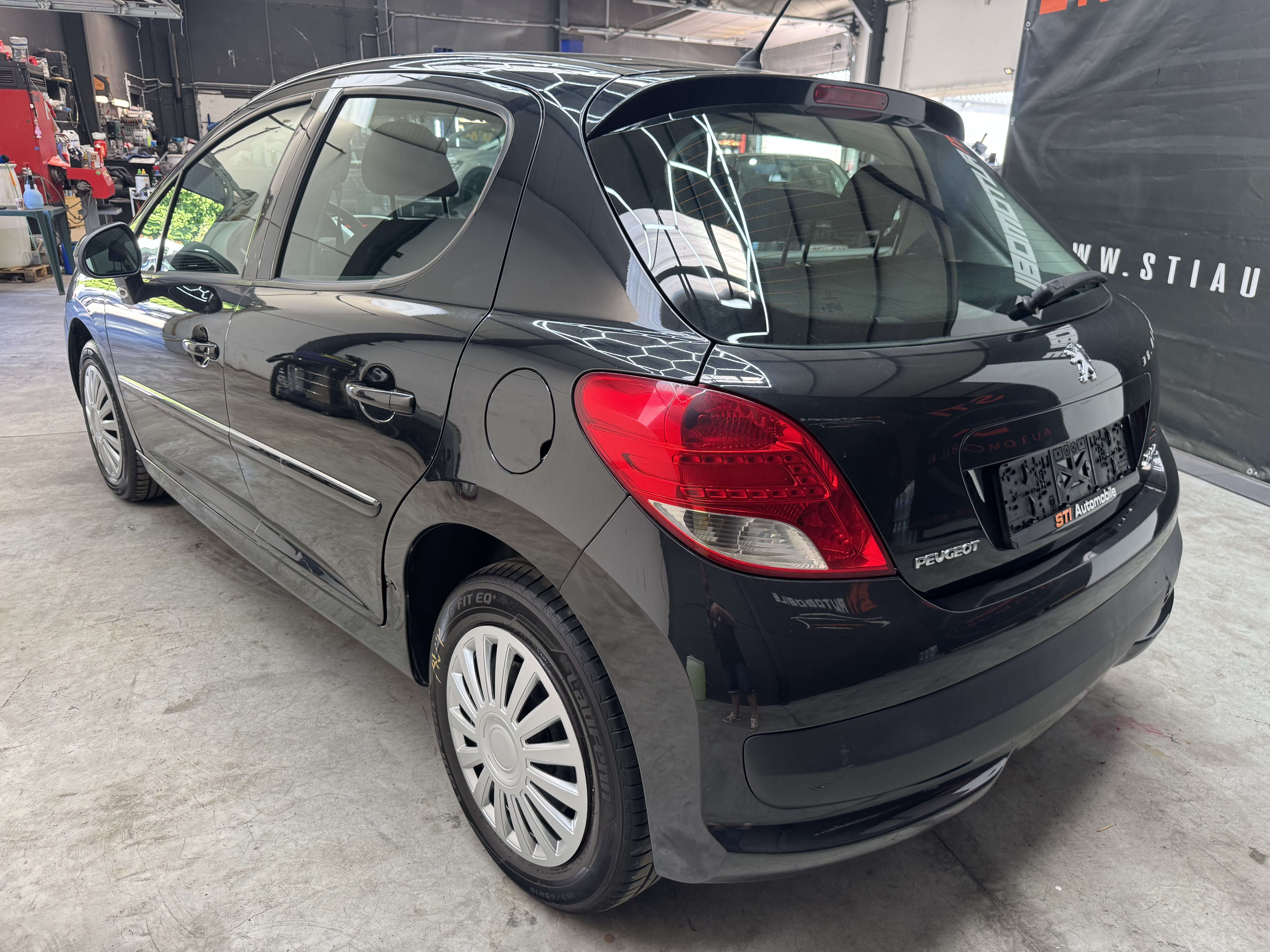 Peugeot 207 **GARANTI 12 MOIS **
